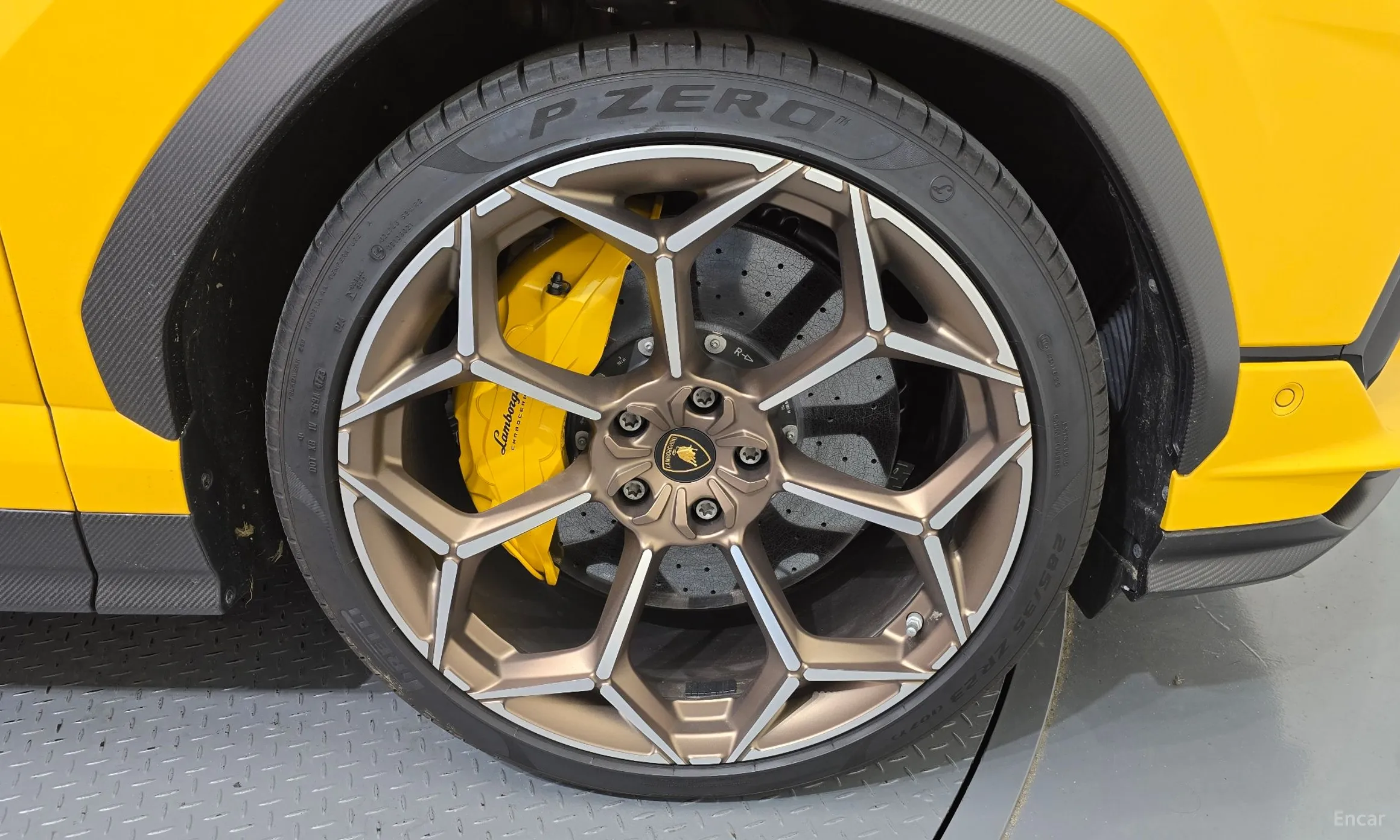 Lamborghini Urus превью 5