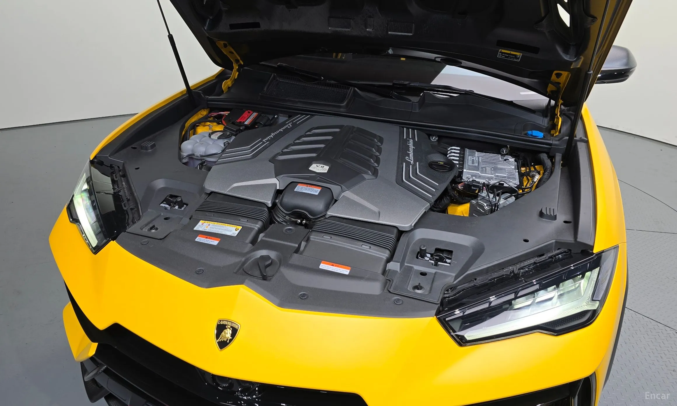 Lamborghini Urus превью 6