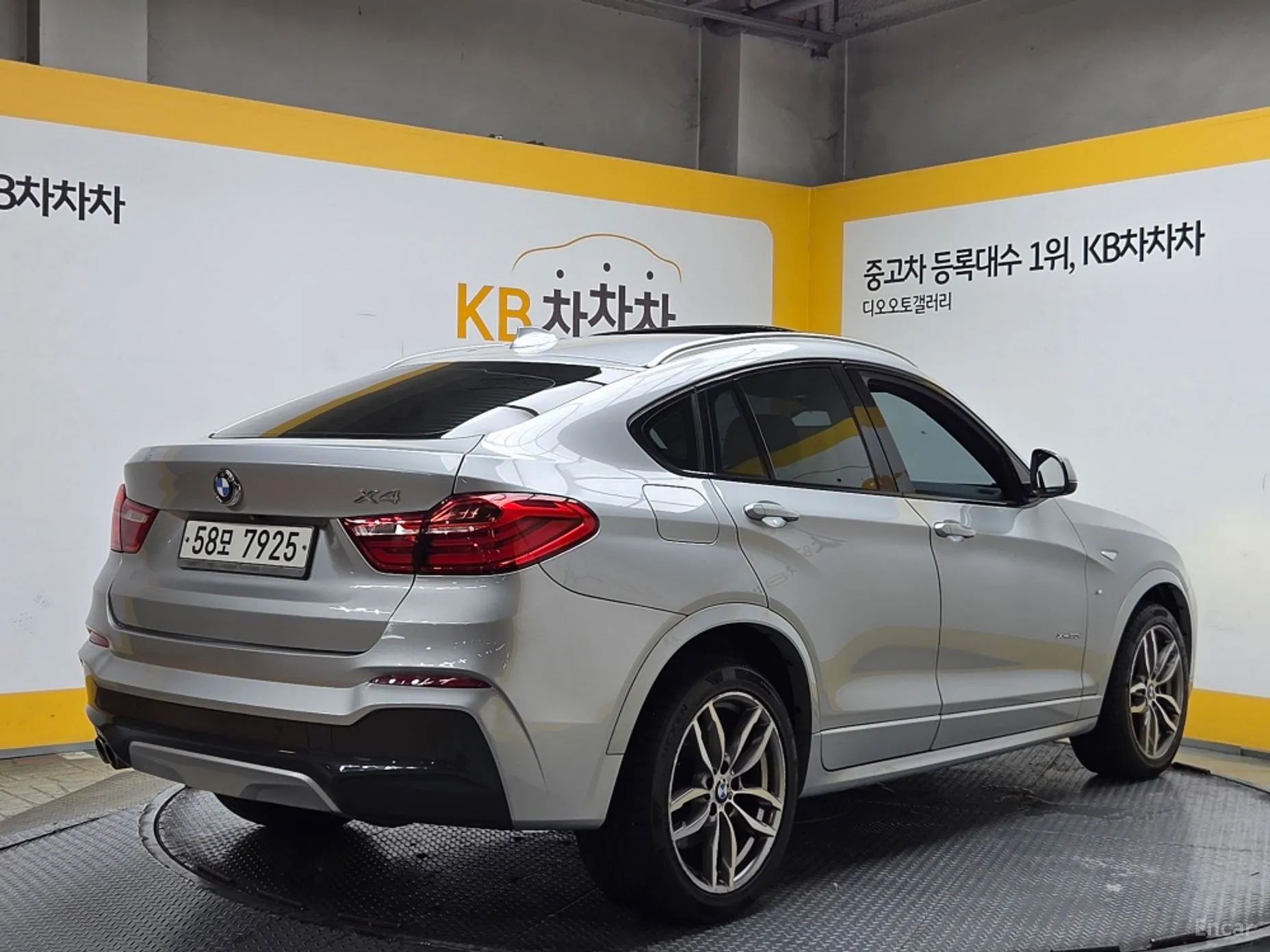BMW X4 (F26) превью 4