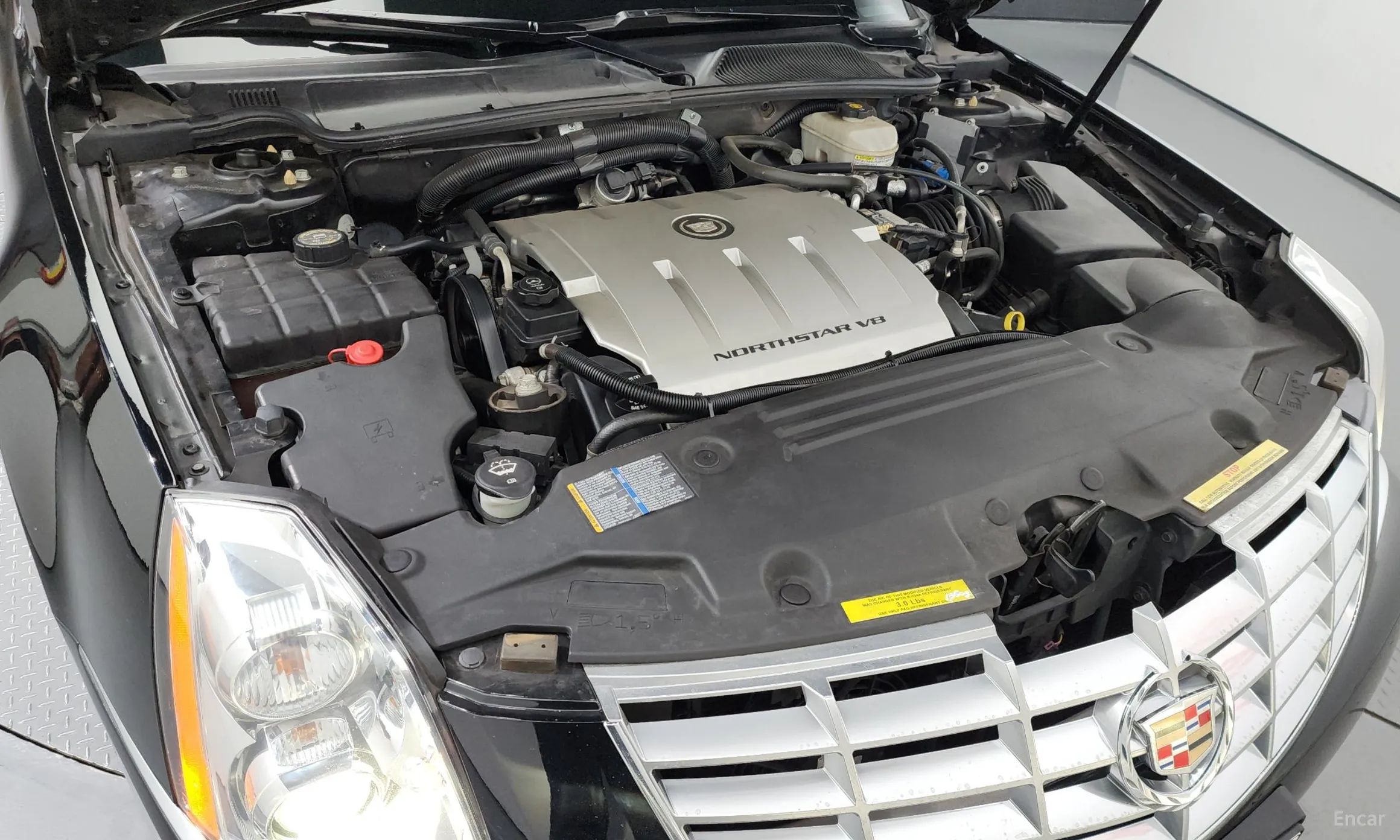 Cadillac DTS превью 6