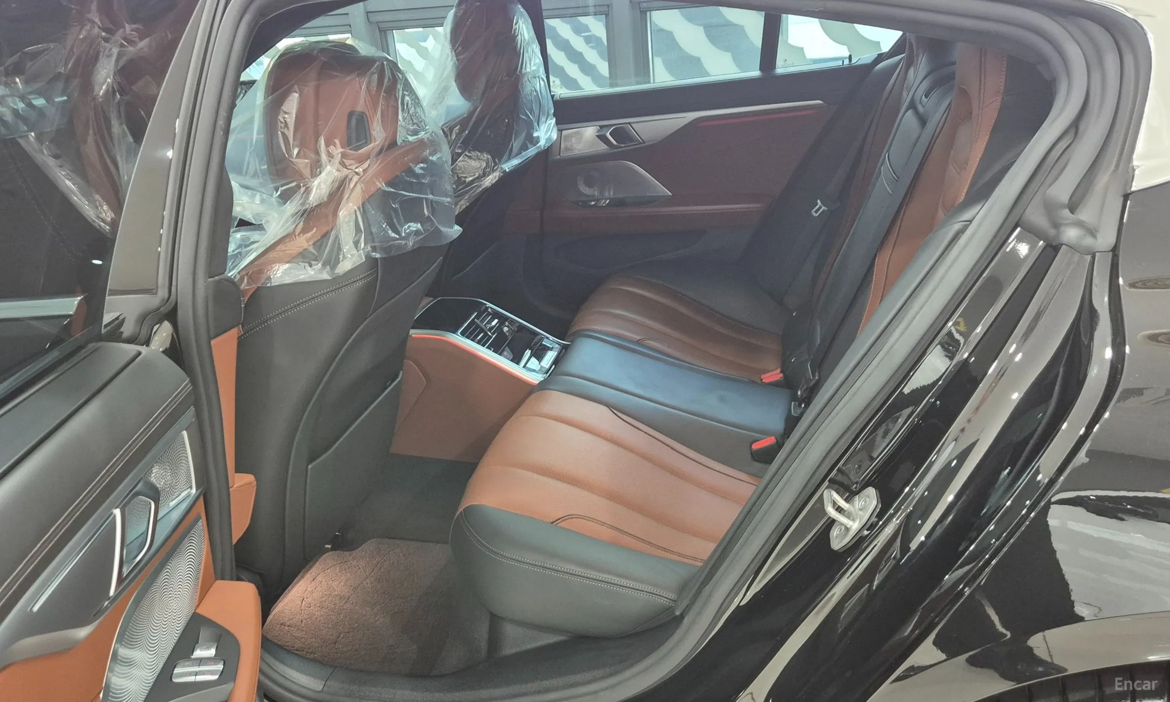 BMW 8-series (G15) превью 10