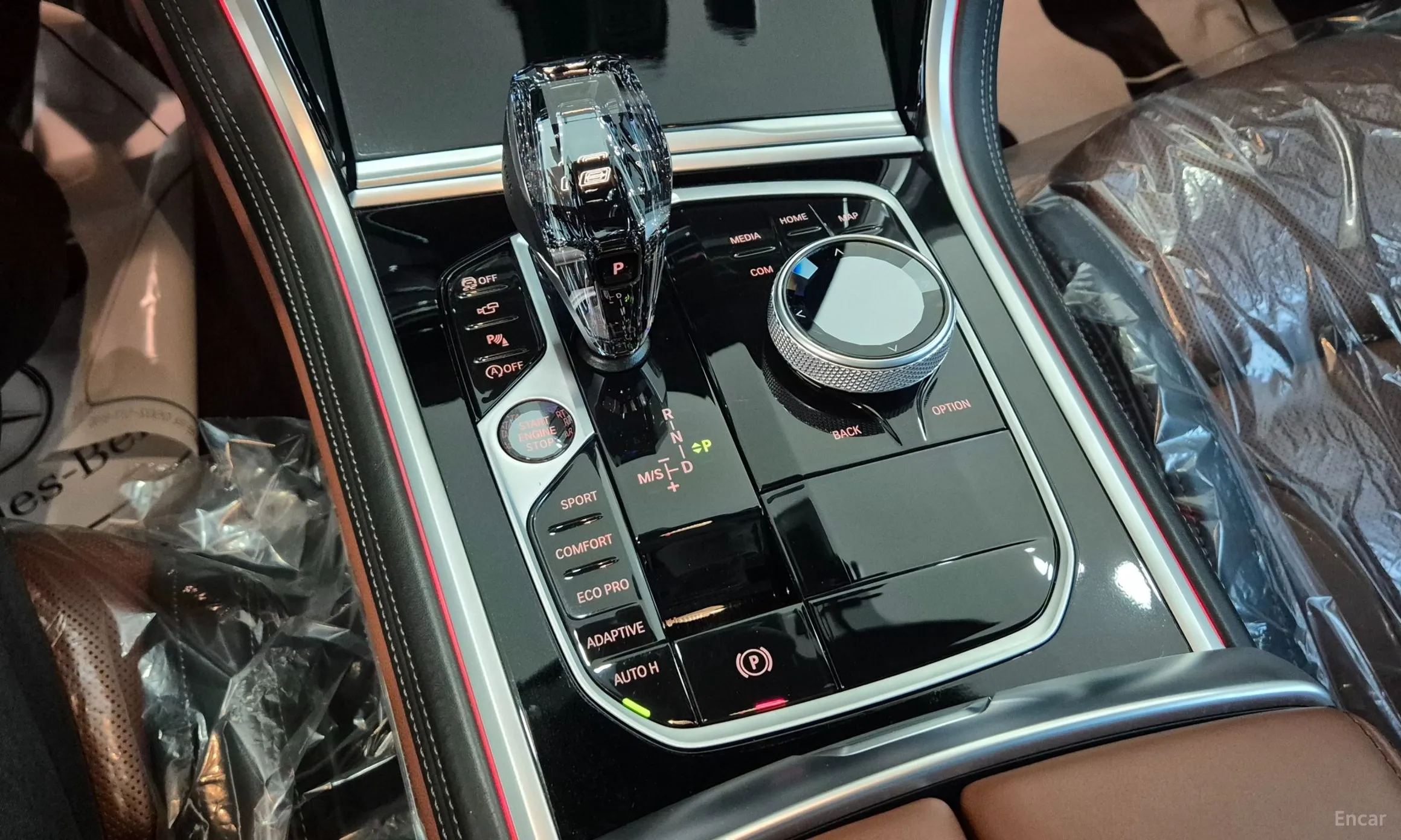 BMW 8-series (G15) превью 9
