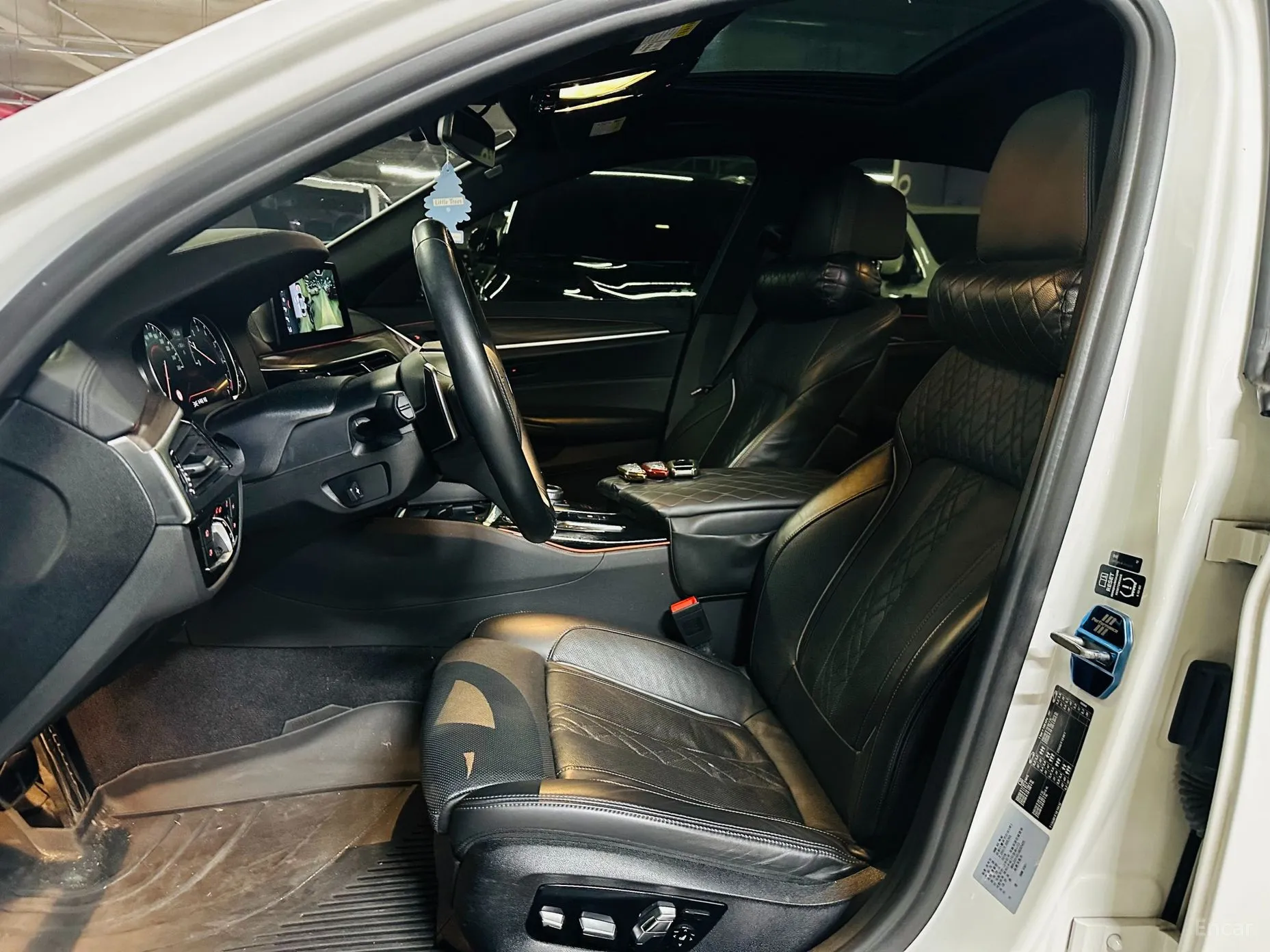 BMW 5 Series (G30) превью 10