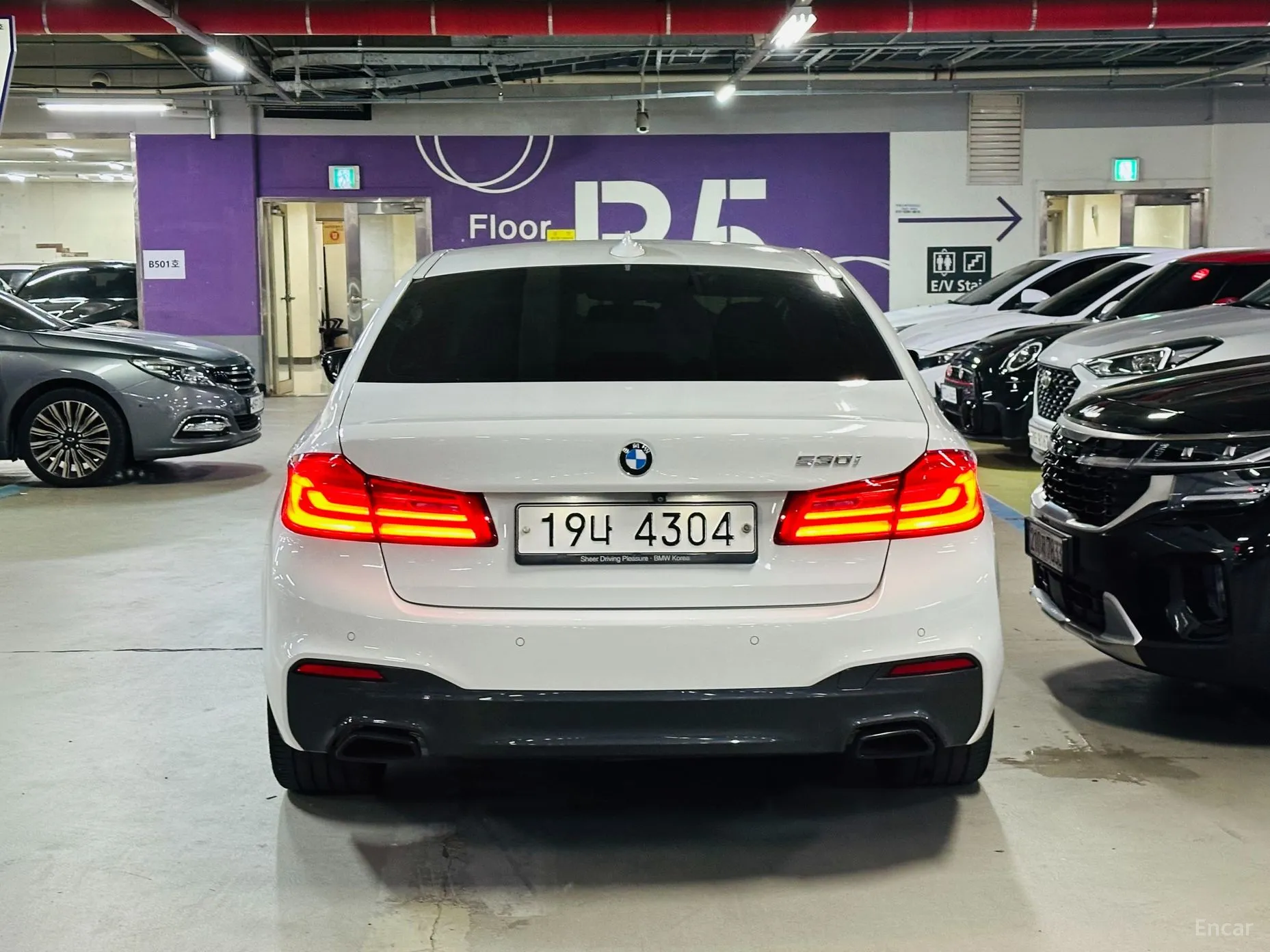 BMW 5 Series (G30) превью 2