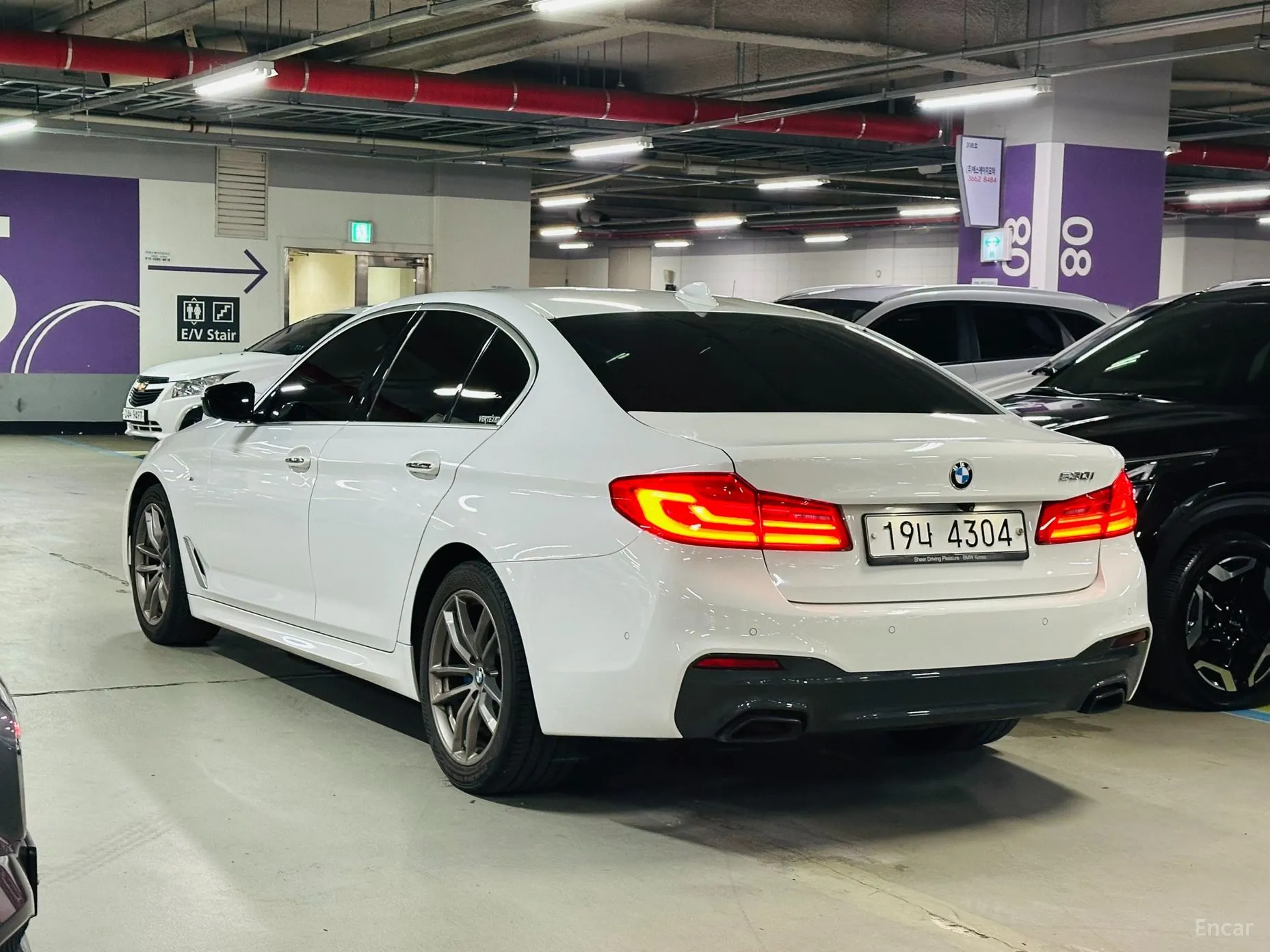 BMW 5 Series (G30) превью 4