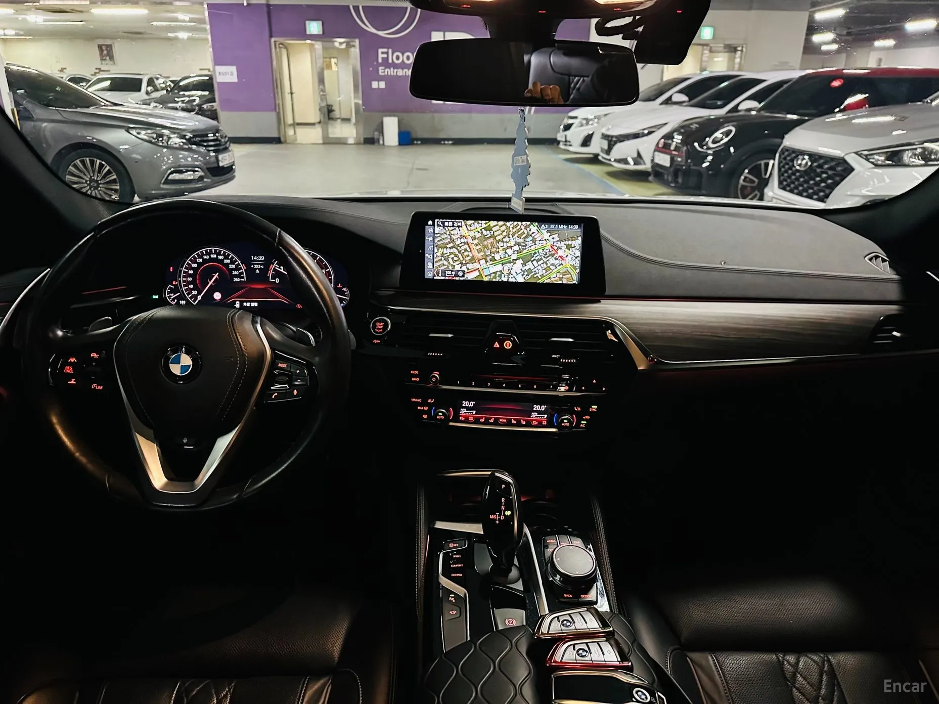 BMW 5 Series (G30) превью 7
