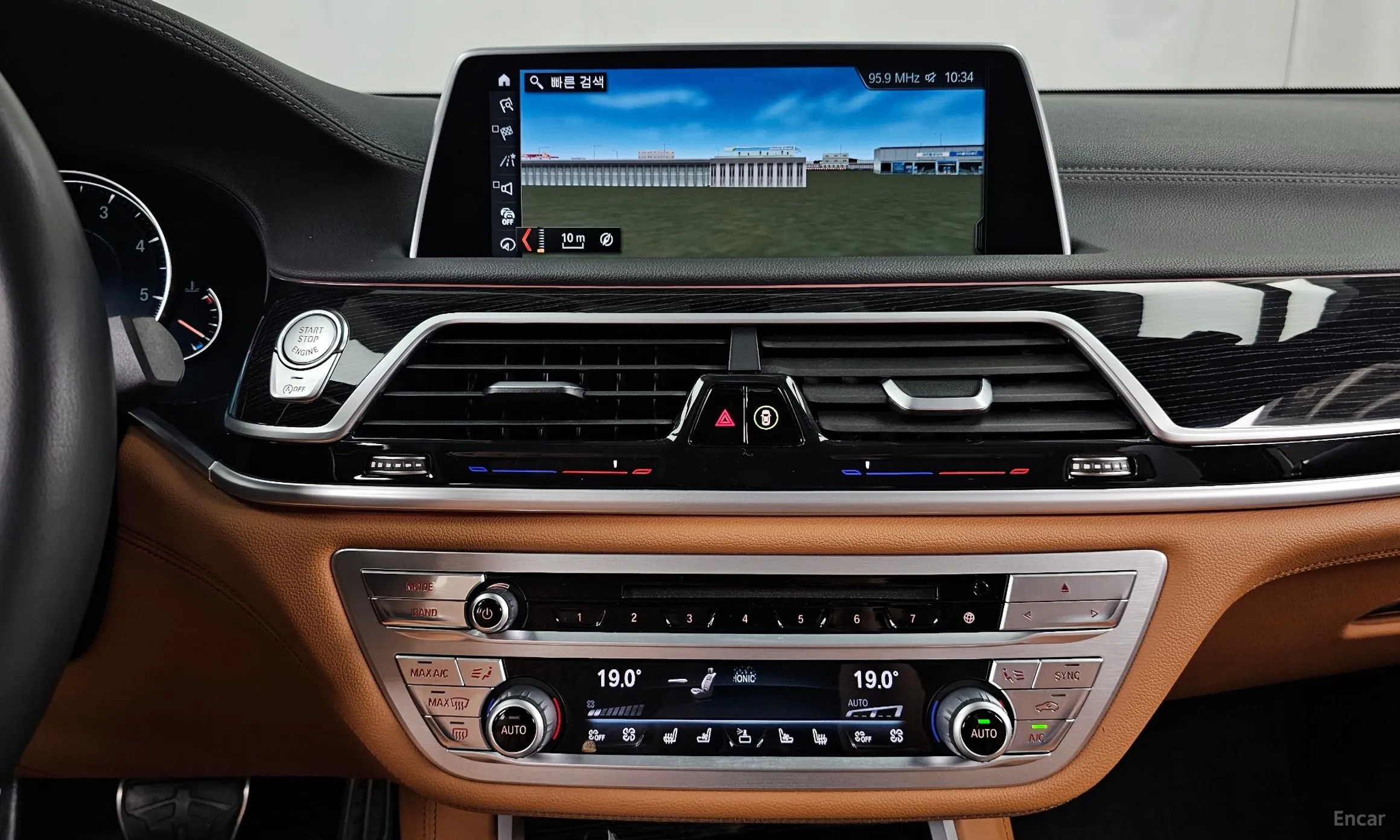BMW 7 Series (G11) превью 14