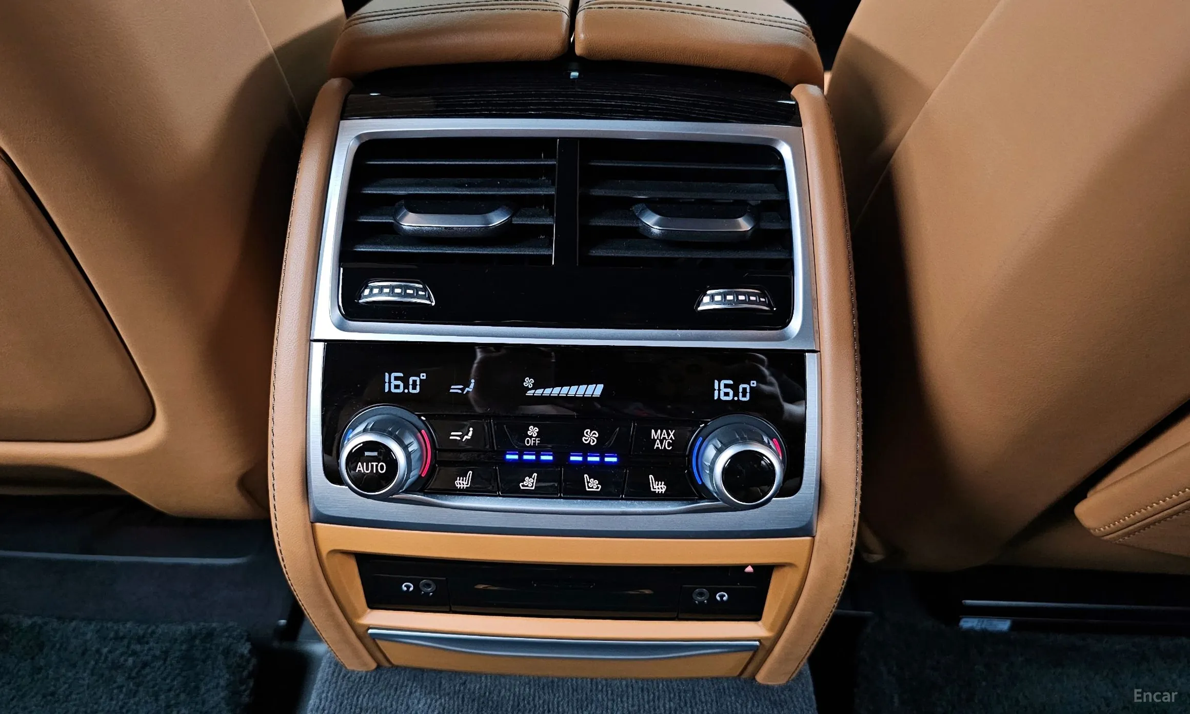 BMW 7 Series (G11) превью 18