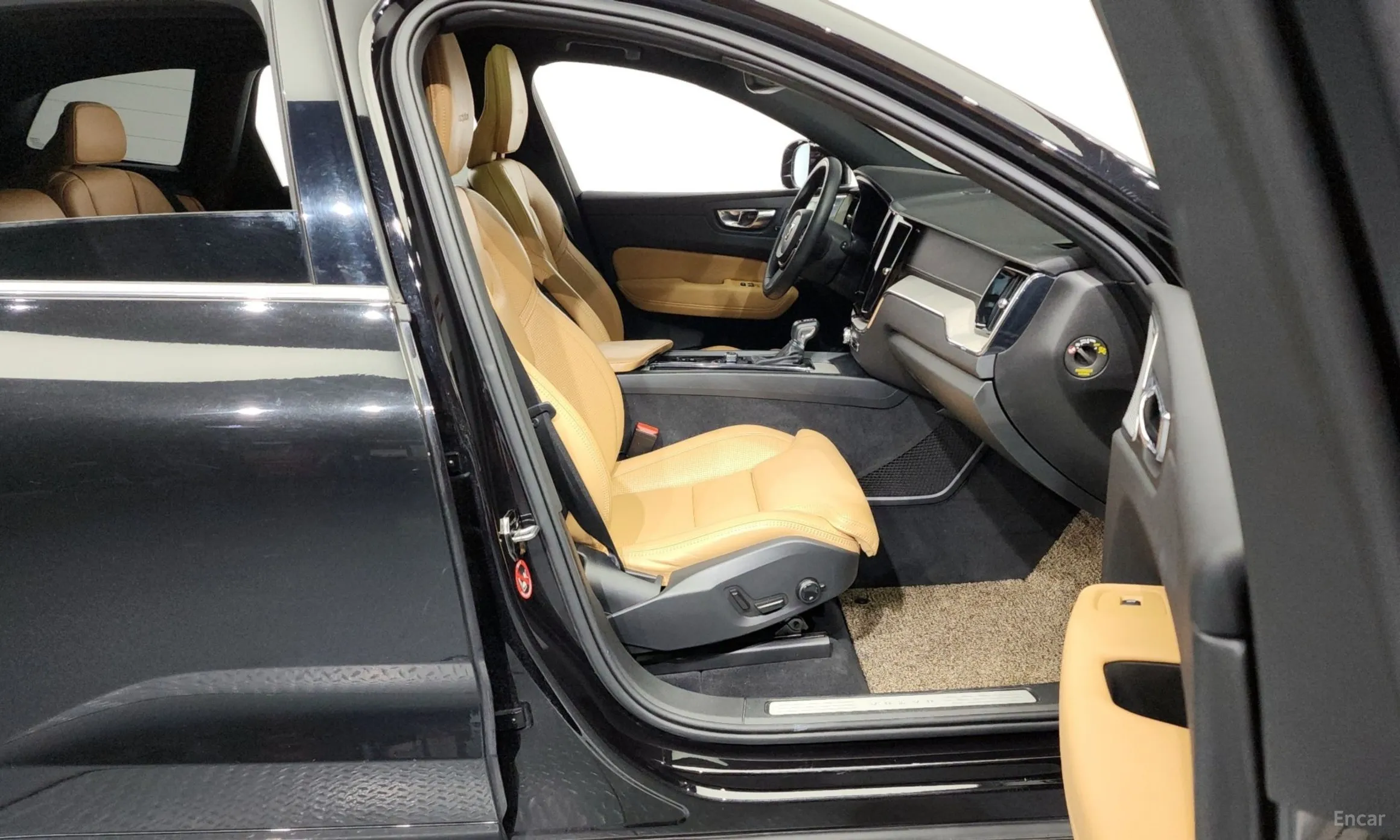 Volvo XC60 Gen 2 превью 11
