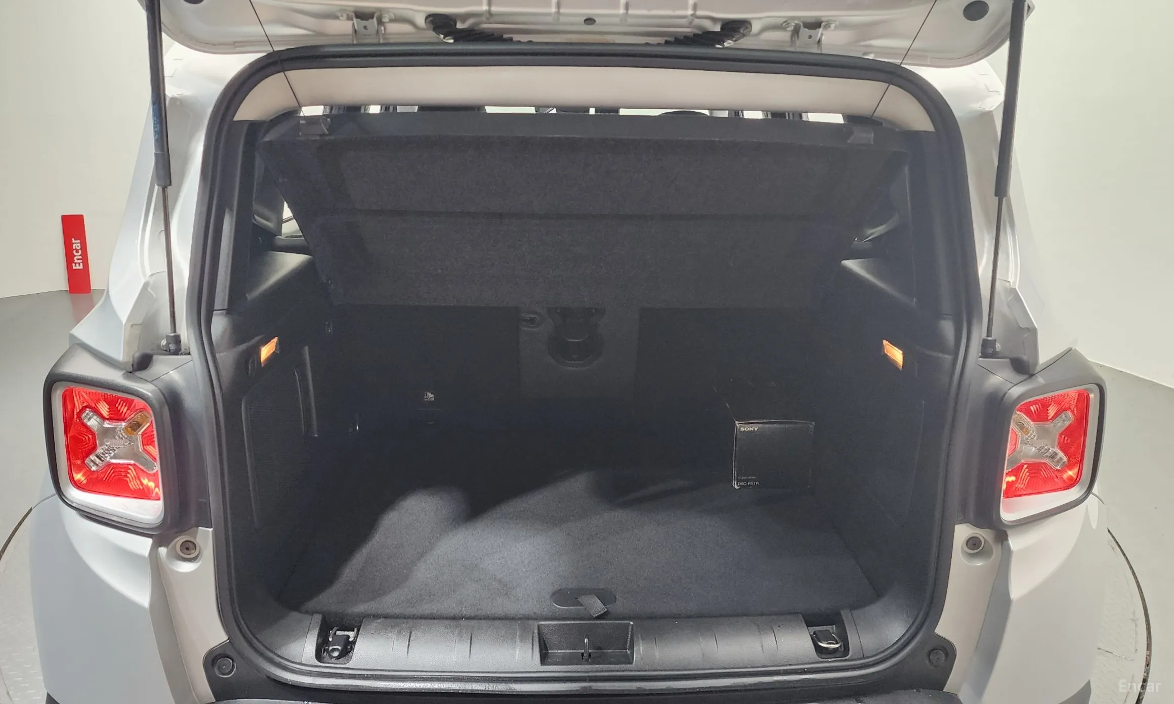 Jeep Renegade превью 20