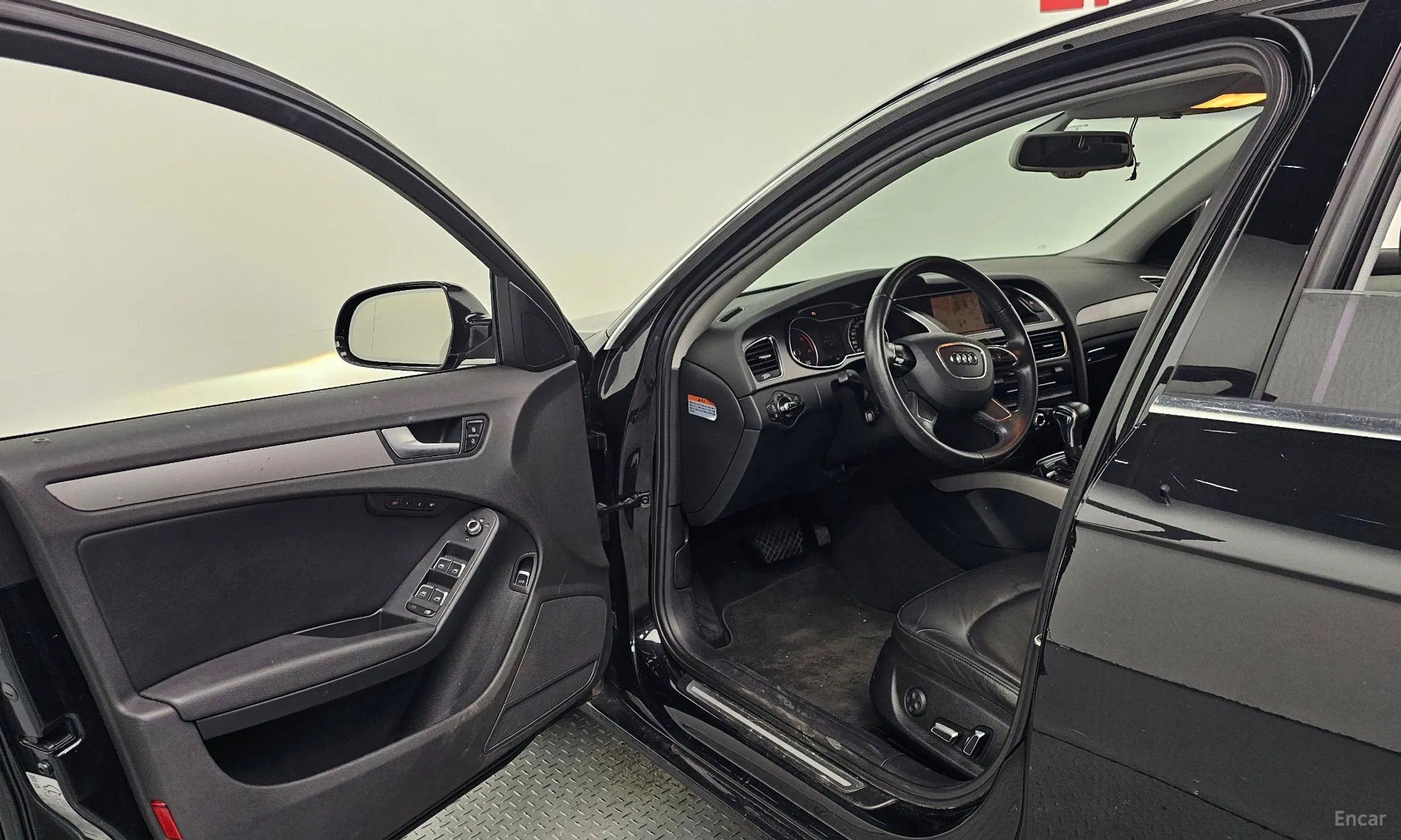 Audi New A4 превью 10