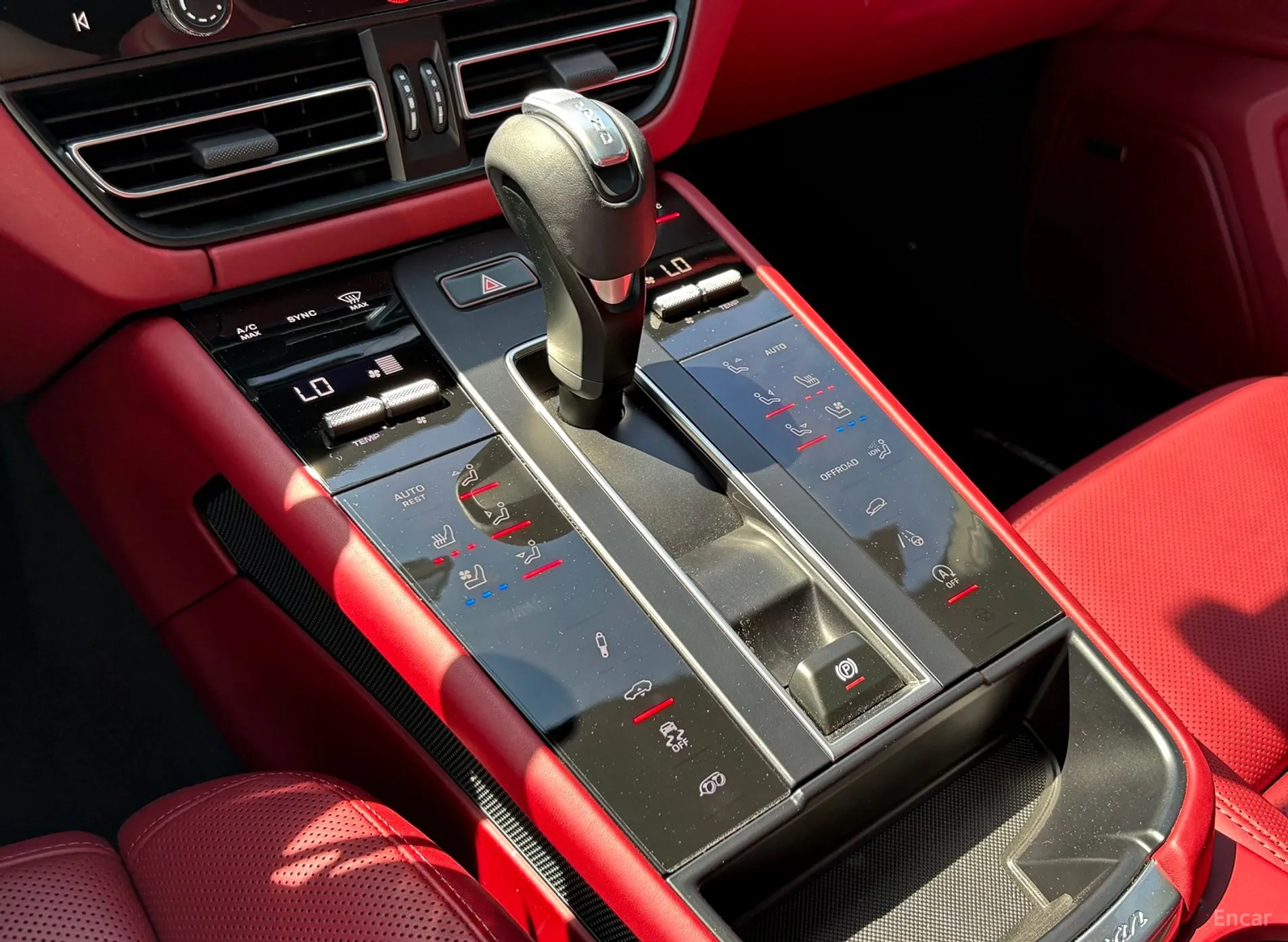 Porsche Macan превью 17