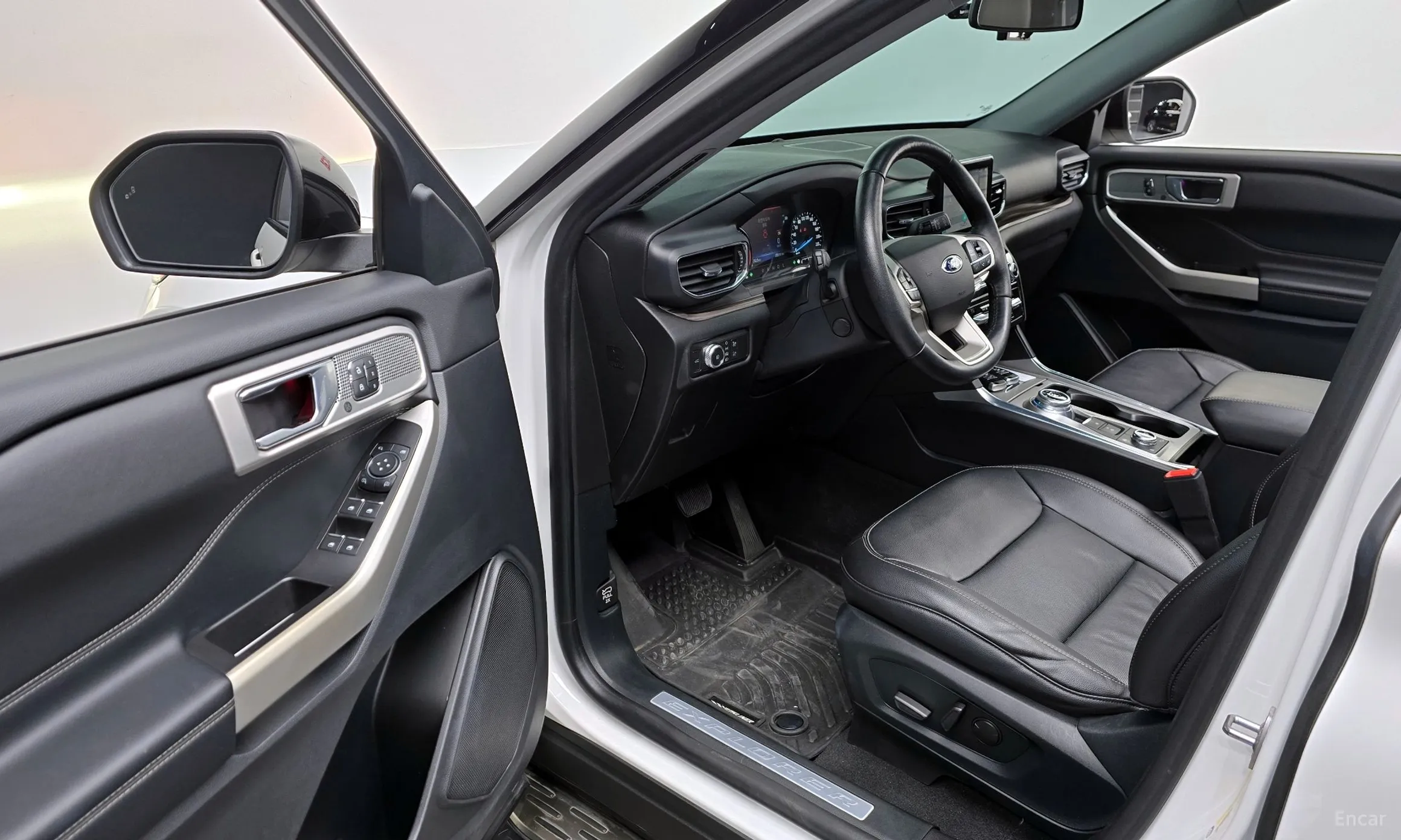 Ford Explorer 6th Generation превью 11