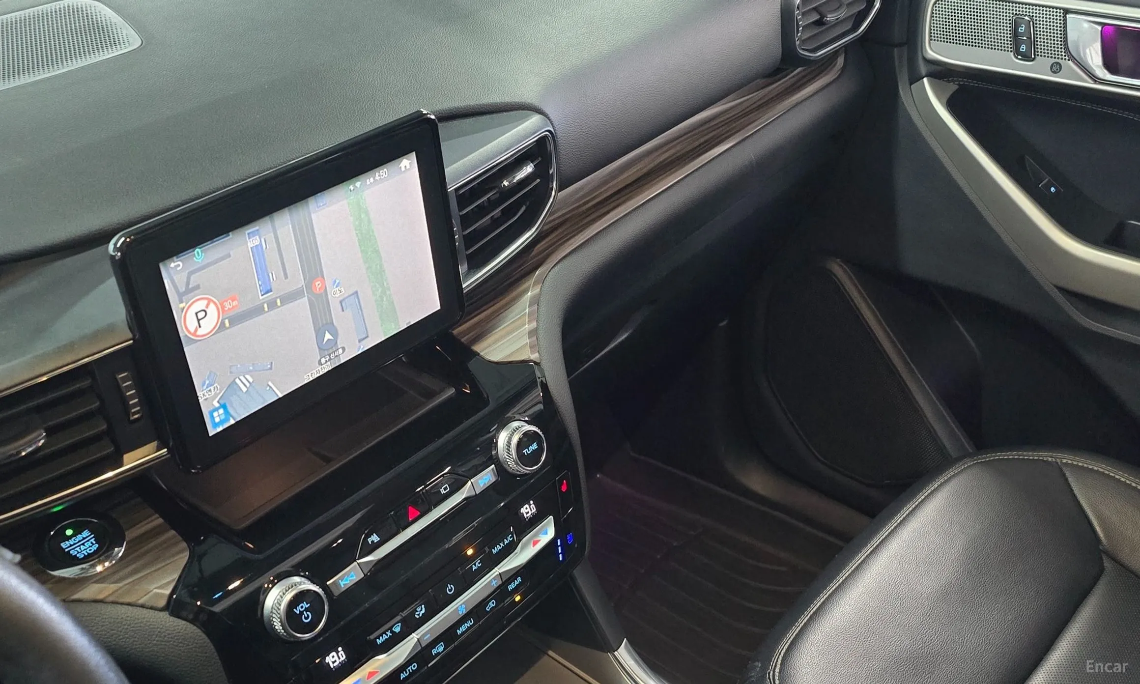Ford Explorer 6th Generation превью 16