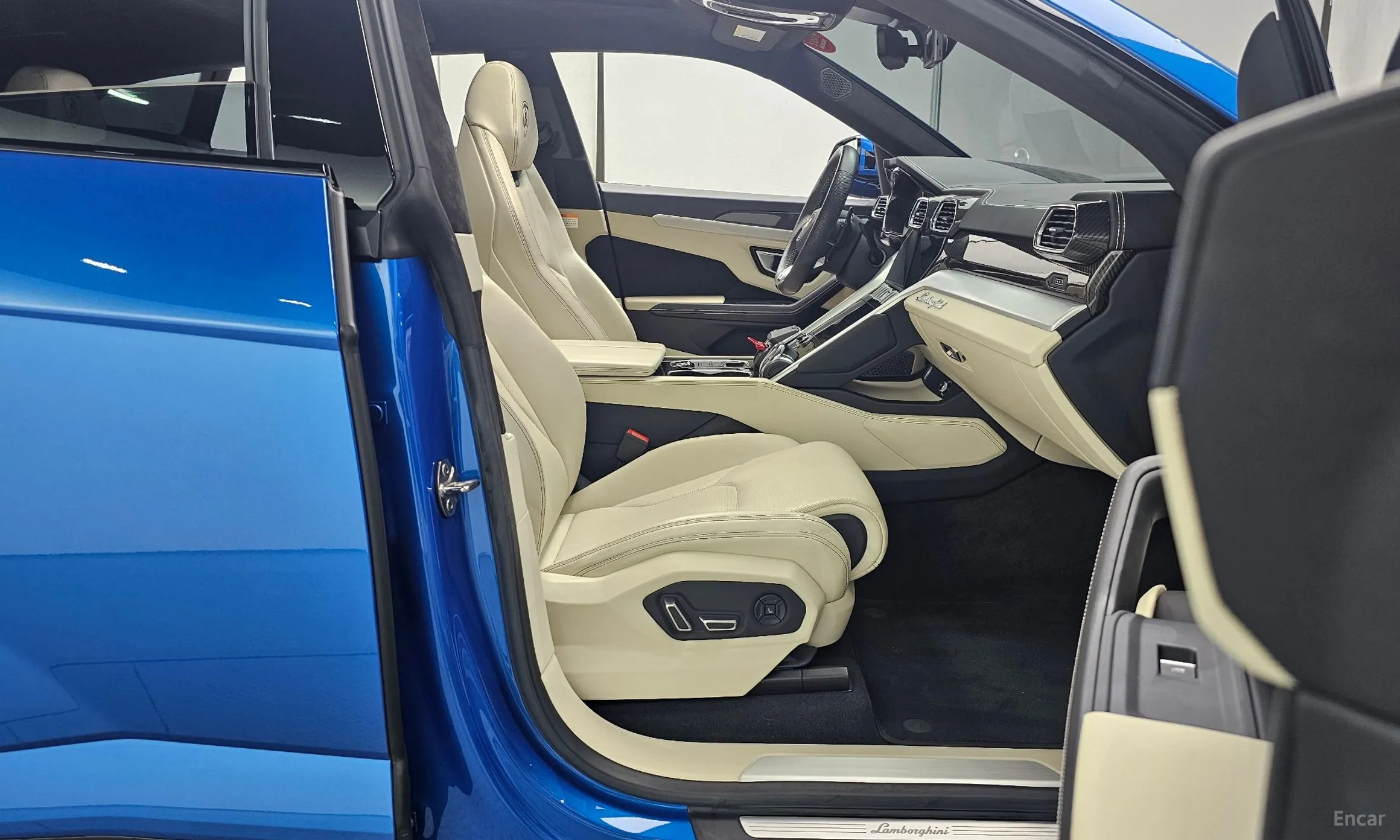 Lamborghini Urus превью 10