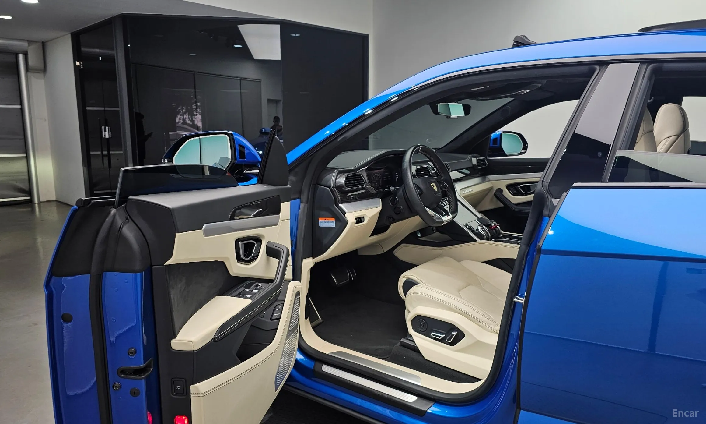 Lamborghini Urus превью 11