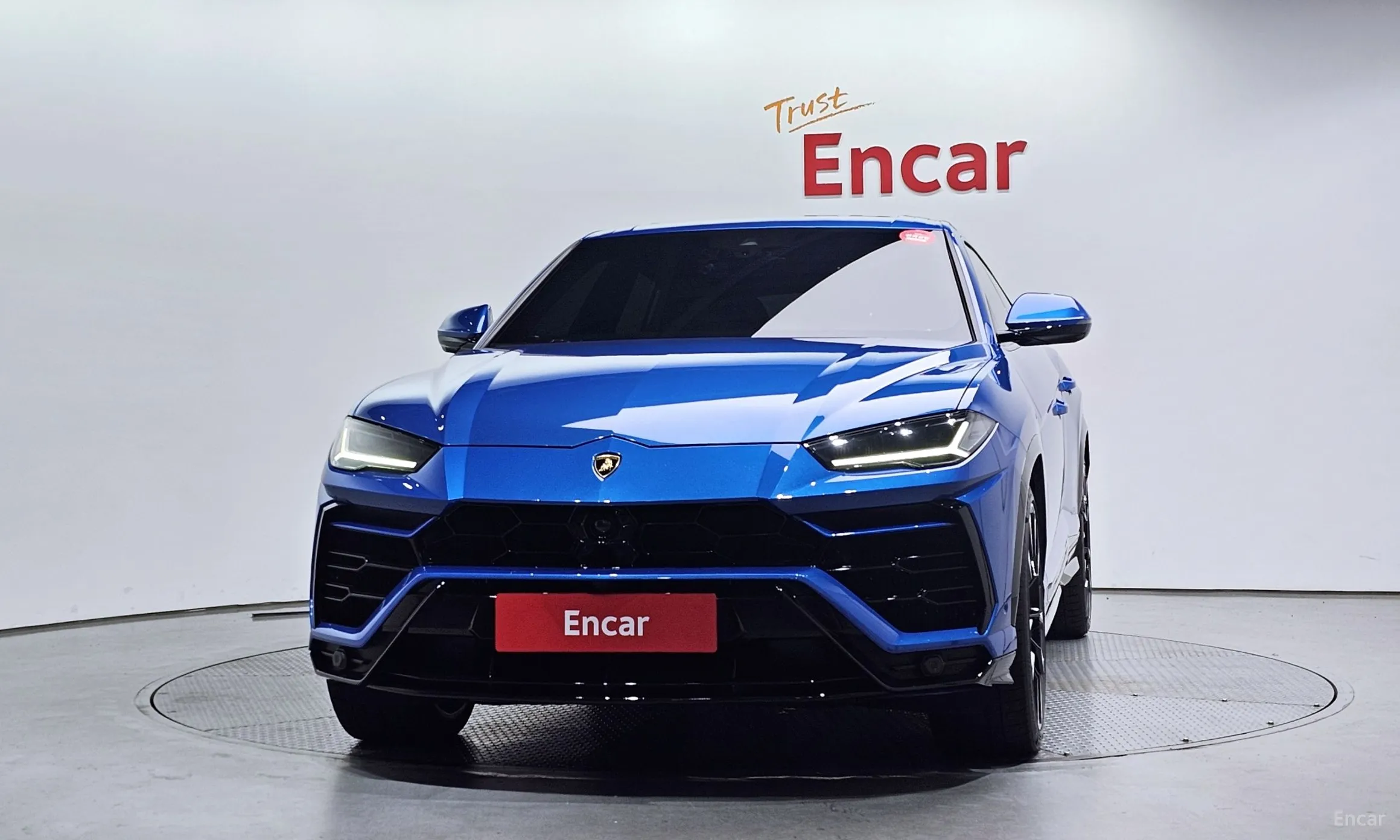Lamborghini Urus превью 3