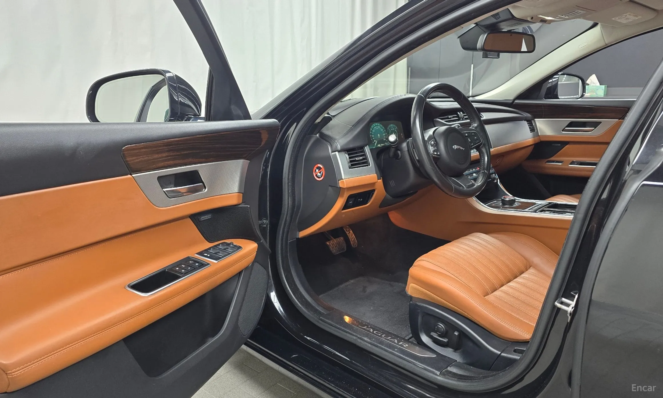 Jaguar XF (x260) превью 11