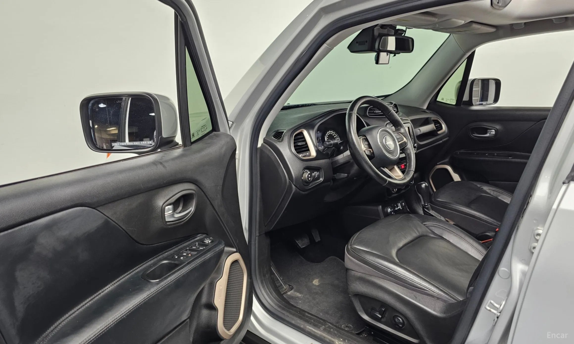 Jeep Renegade превью 10