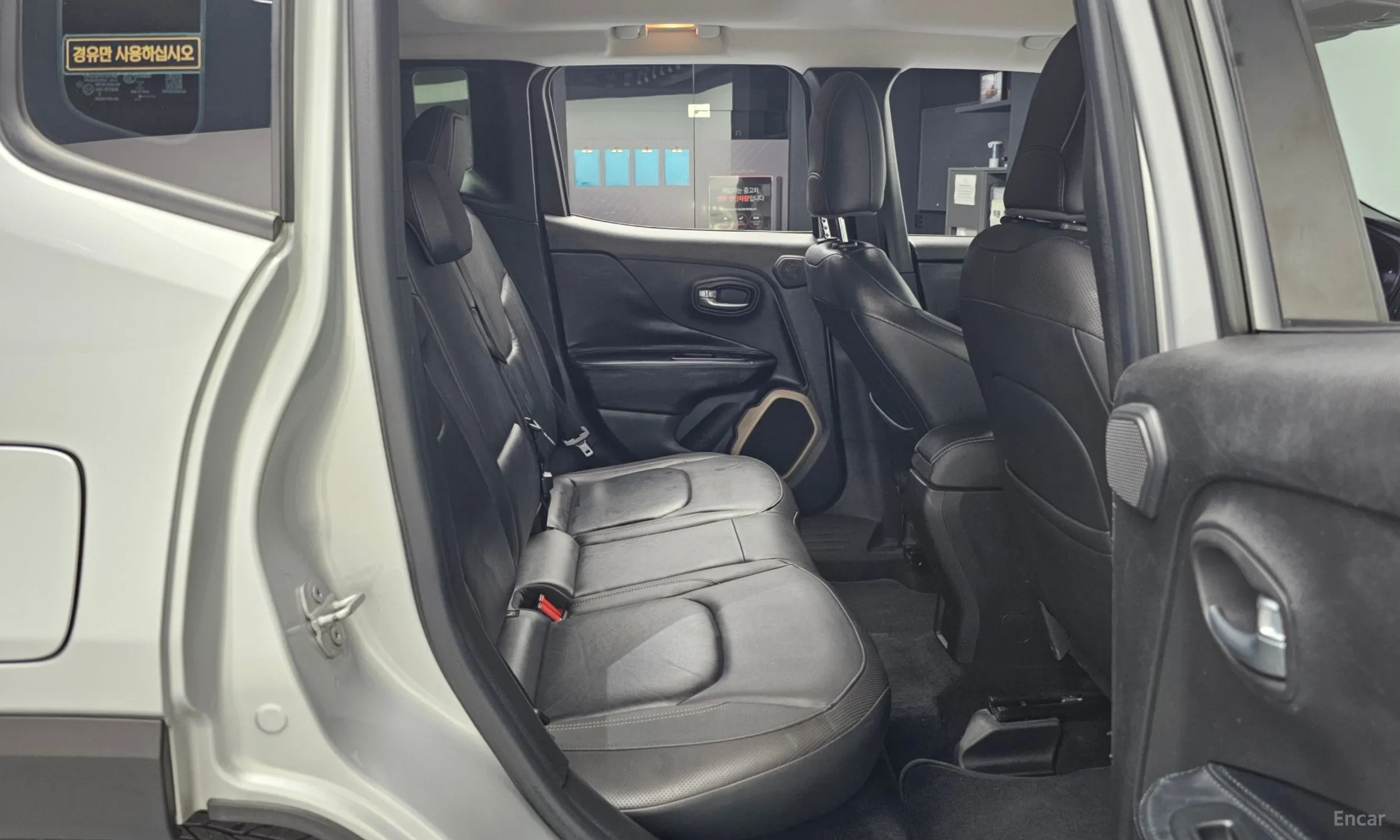 Jeep Renegade превью 12