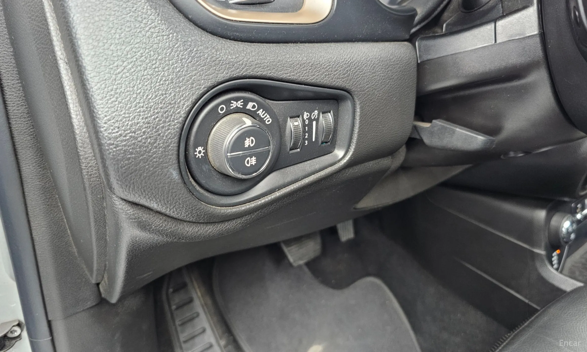 Jeep Renegade превью 18