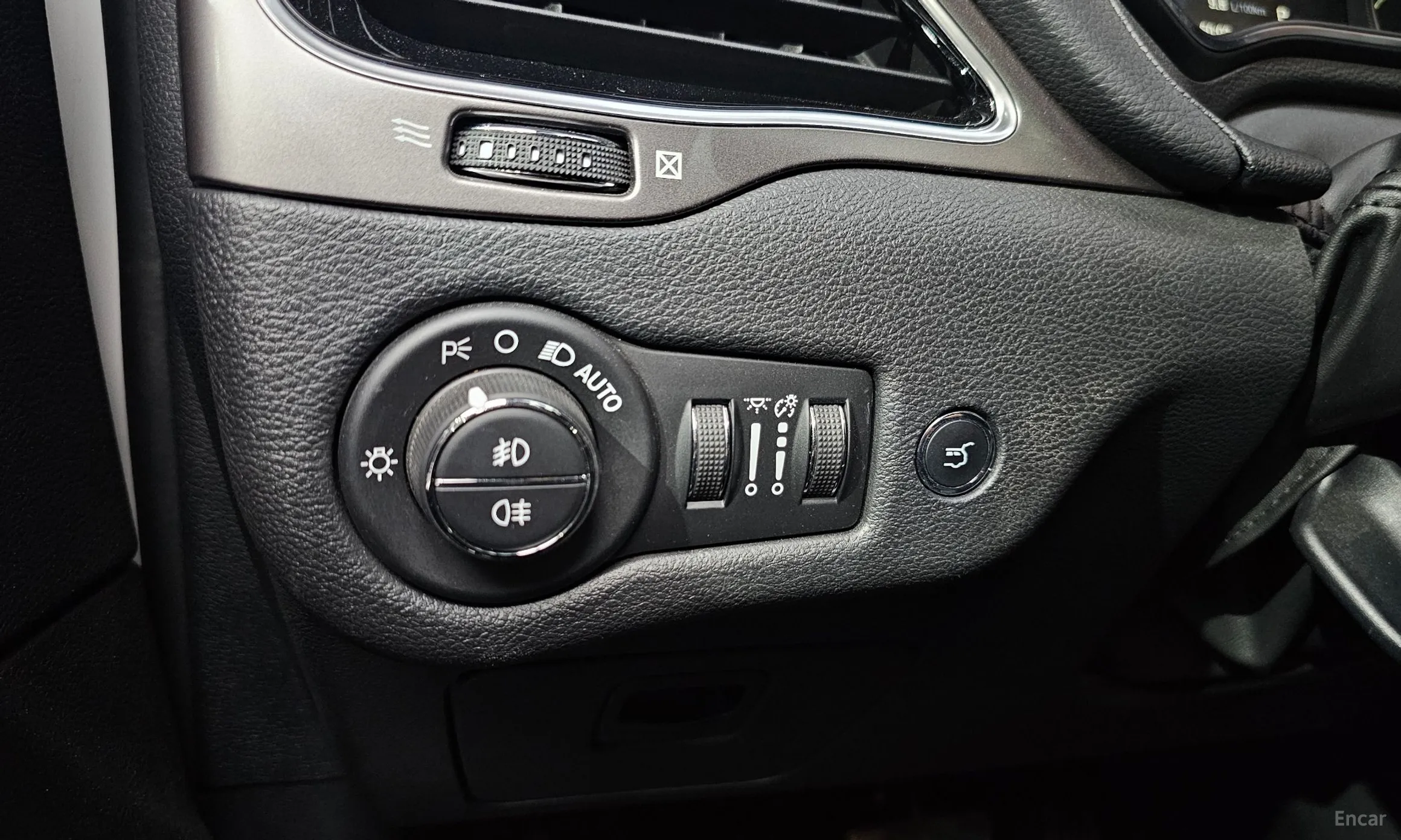 Jeep Cherokee (KL) превью 18