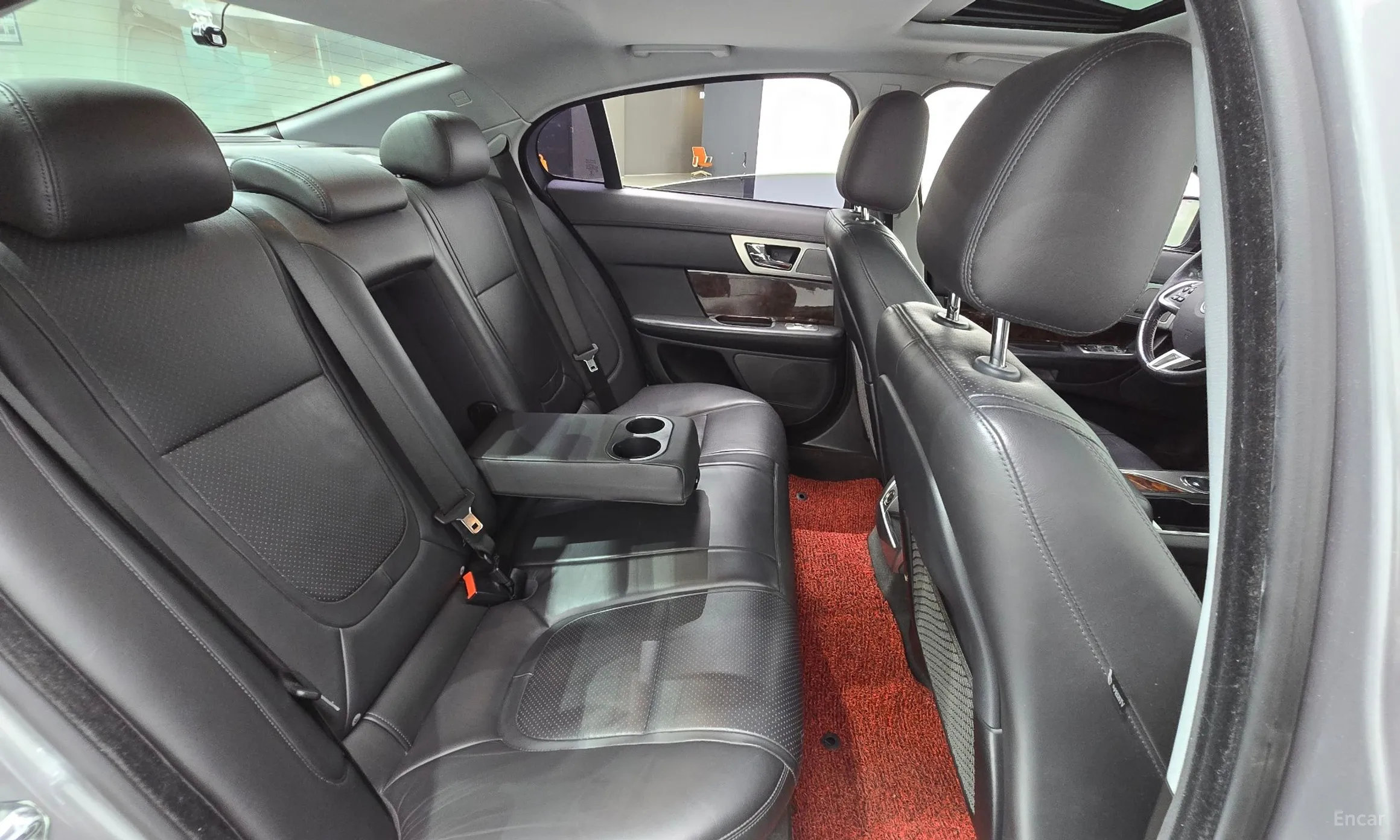 Jaguar New XF превью 12