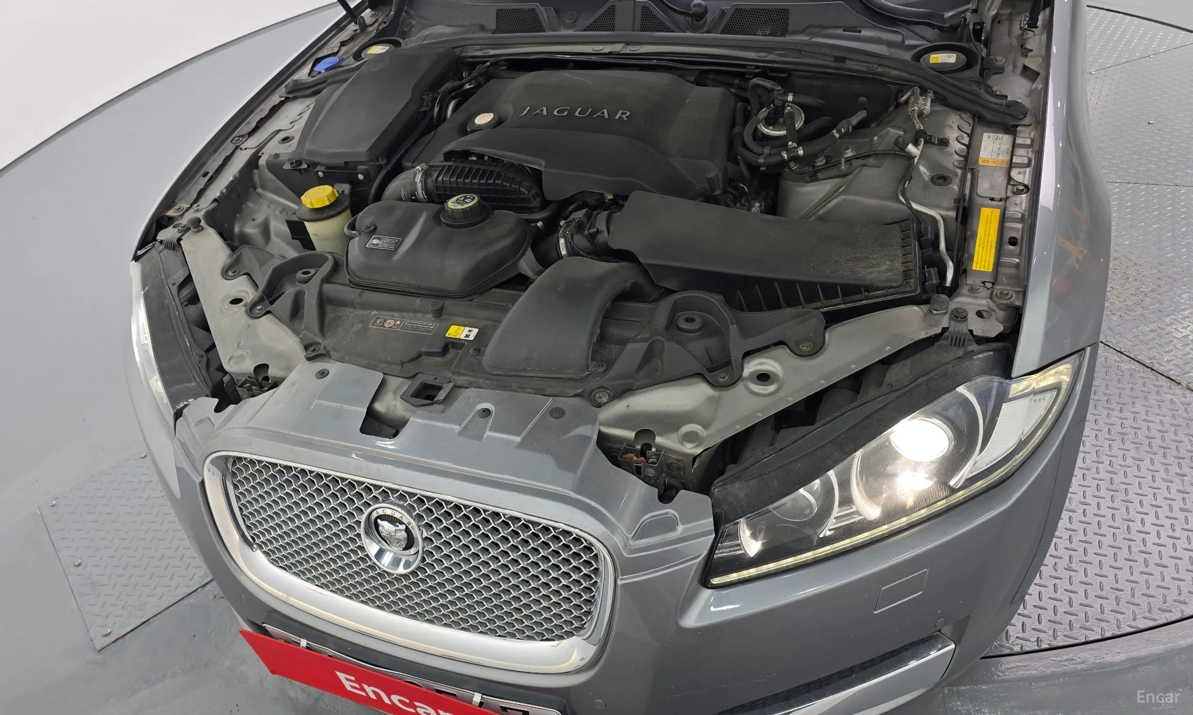 Jaguar New XF превью 6
