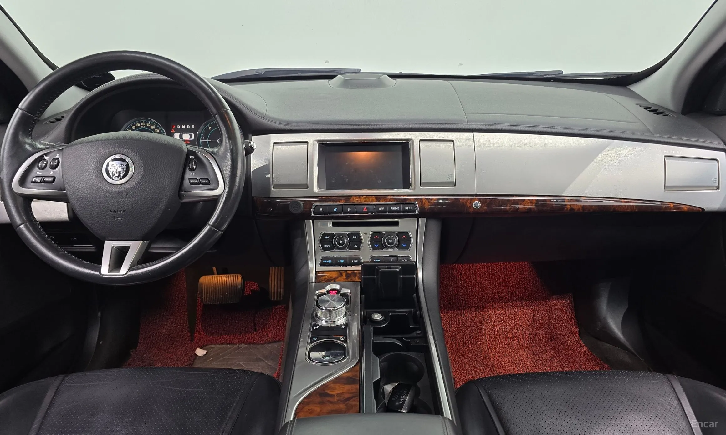 Jaguar New XF превью 7