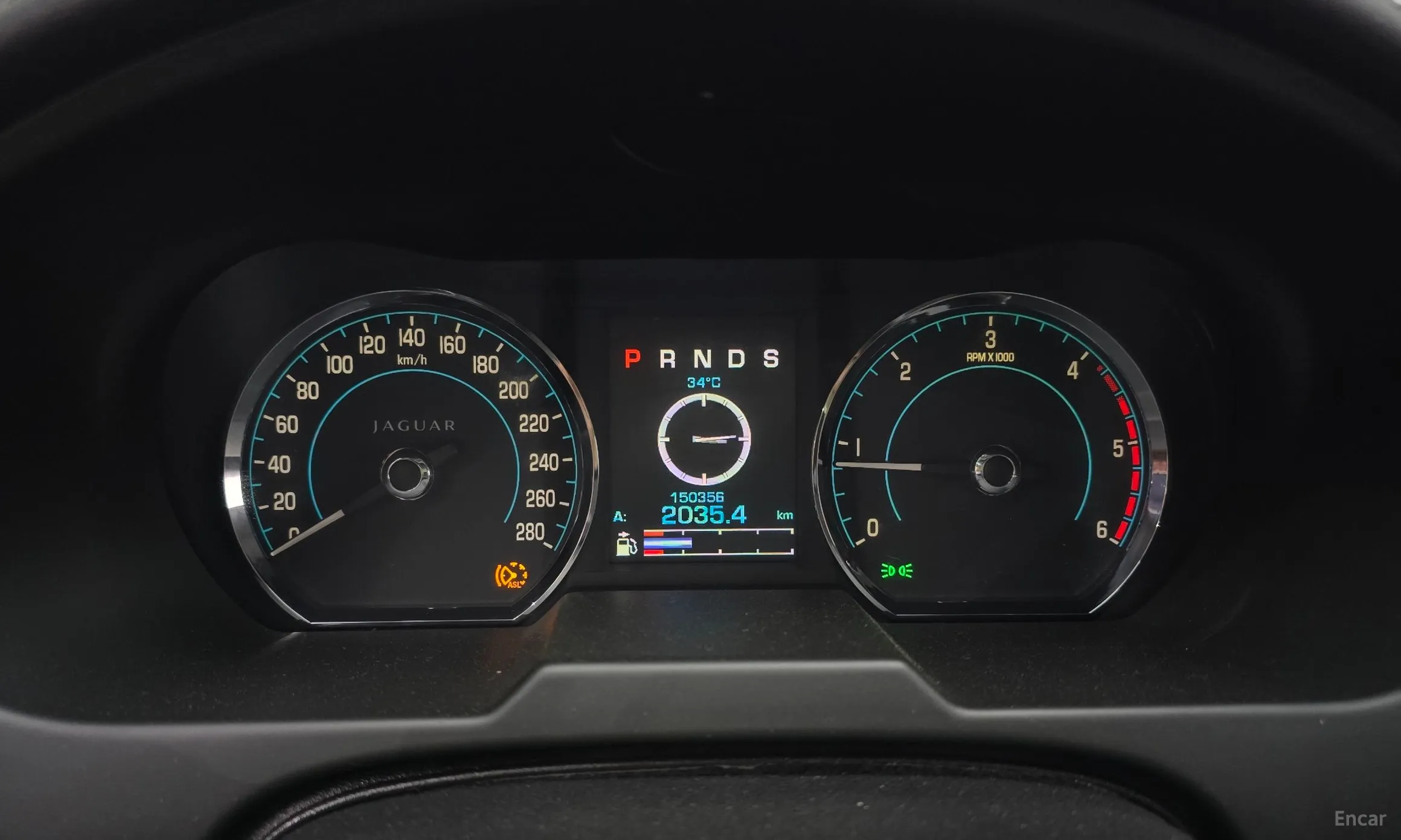 Jaguar New XF превью 8