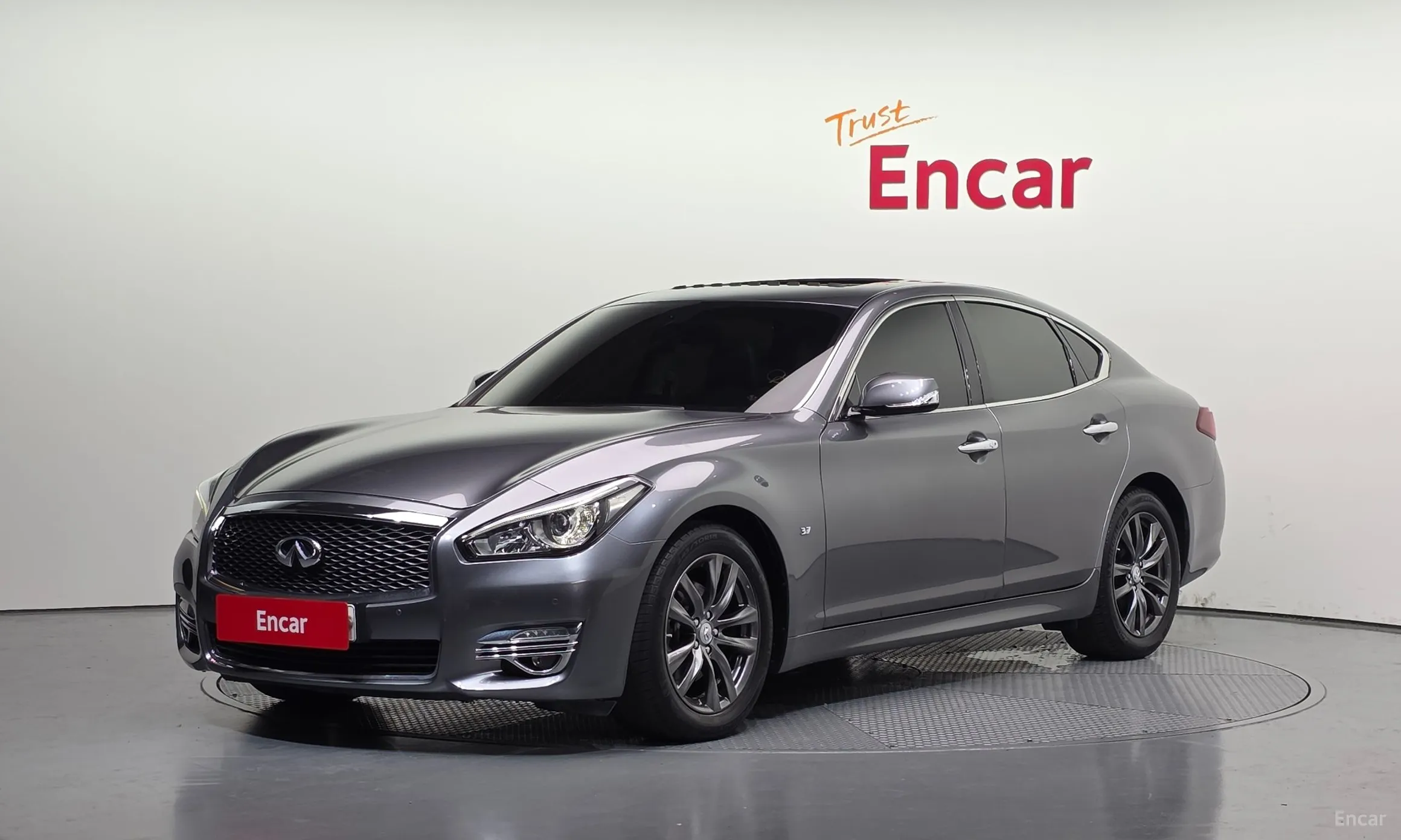 Infiniti Q70