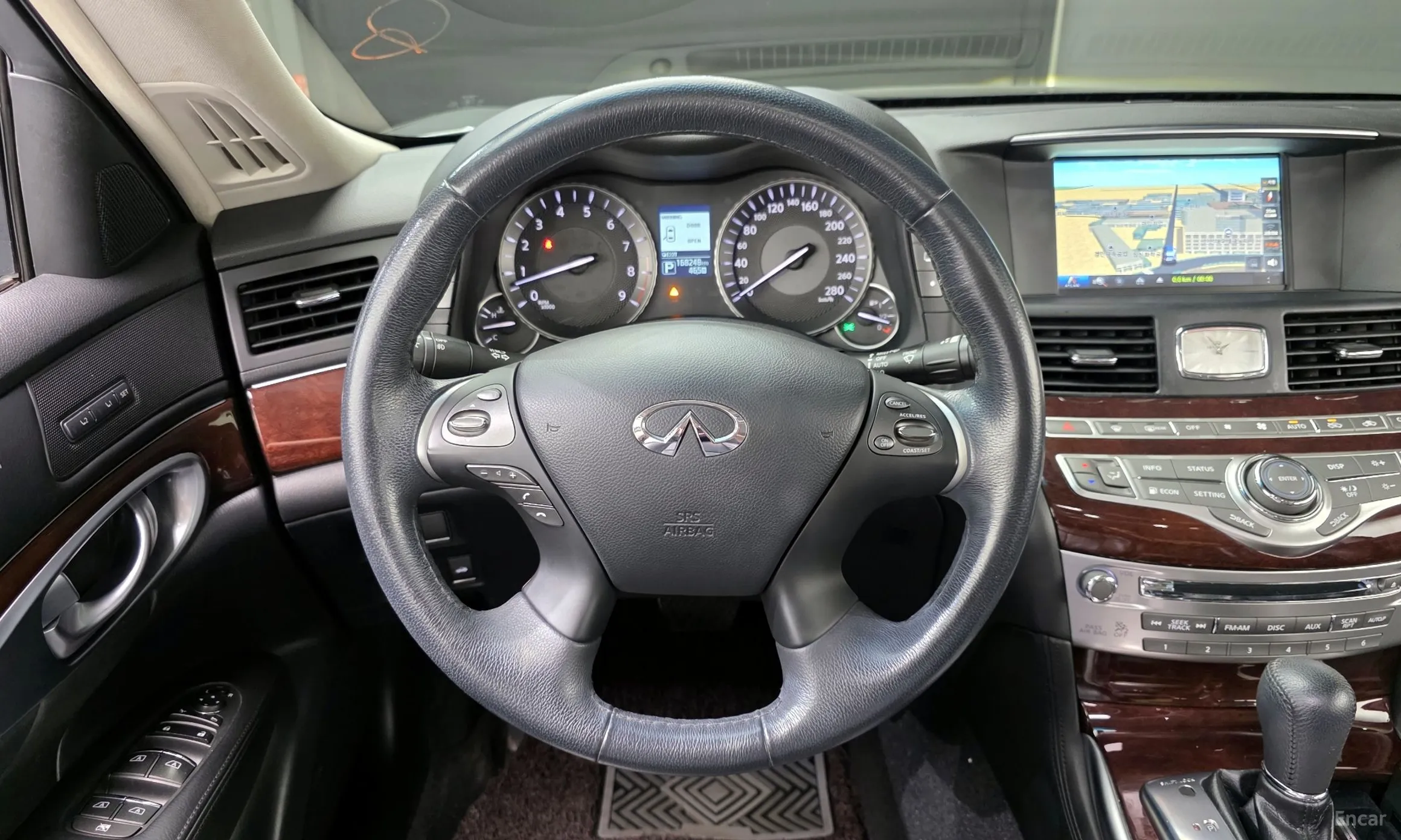 Infiniti Q70 превью 13
