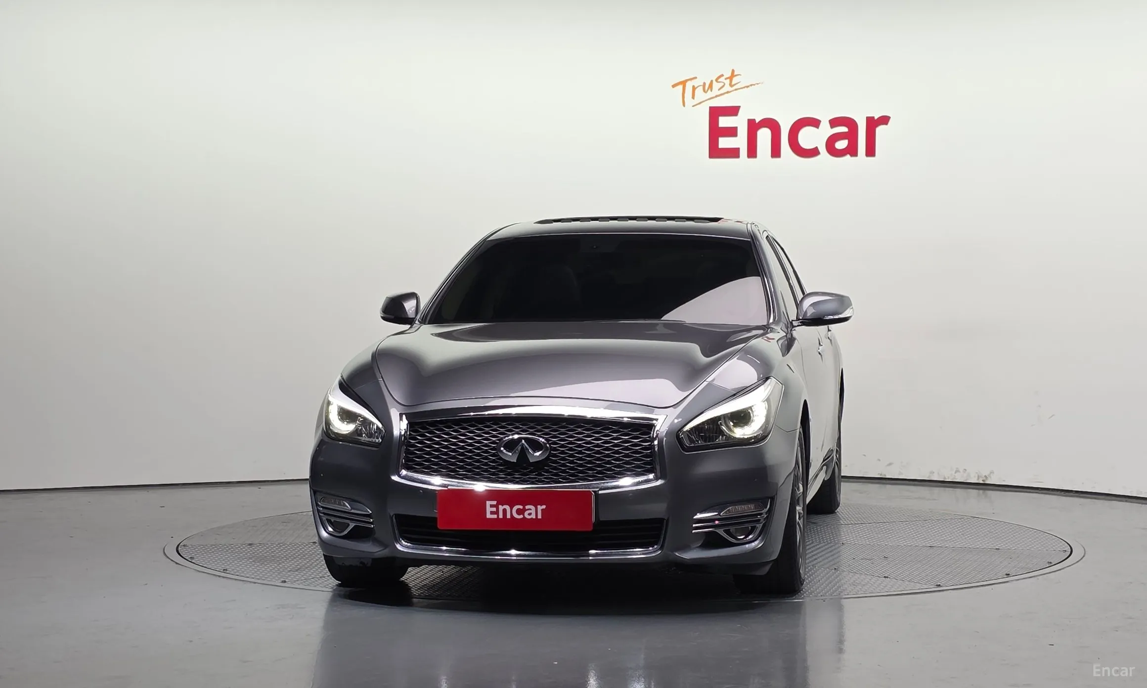 Infiniti Q70 превью 3