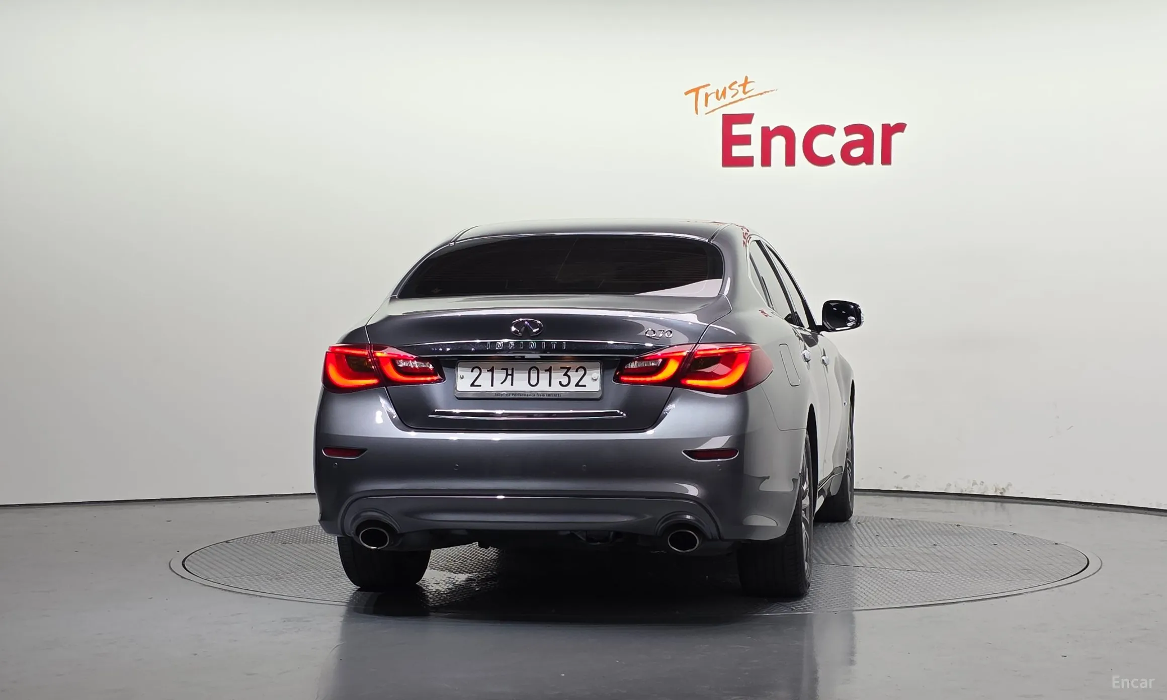 Infiniti Q70 превью 4