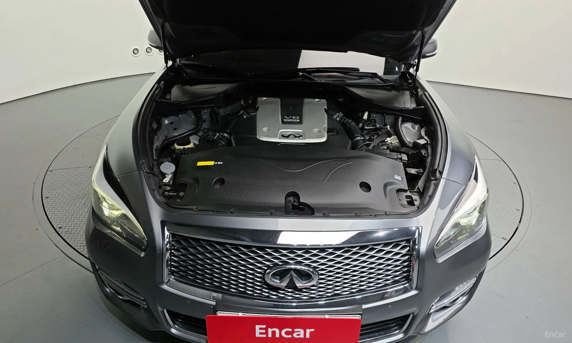 Infiniti Q70 превью 6
