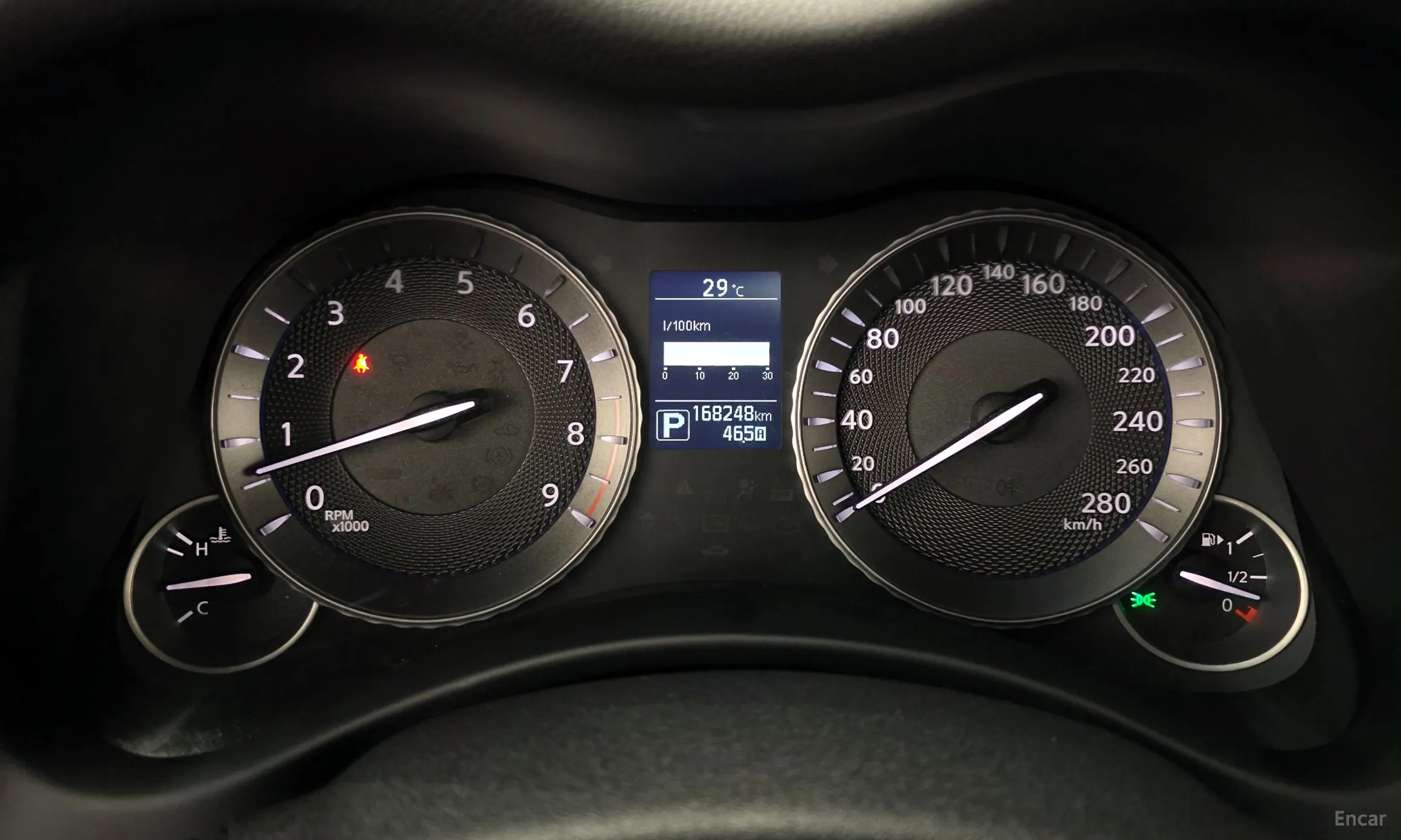 Infiniti Q70 превью 8