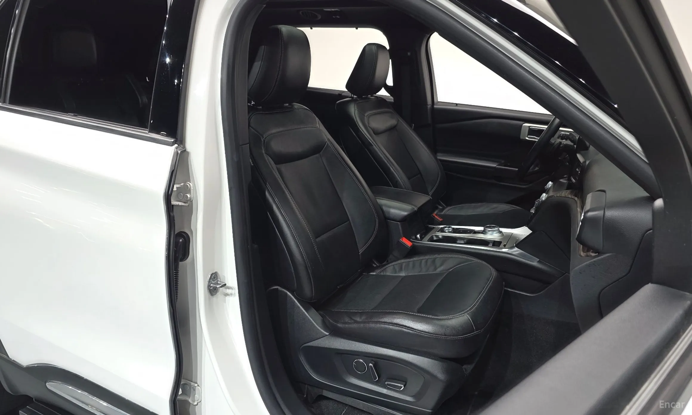 Ford Explorer 6th Generation превью 10