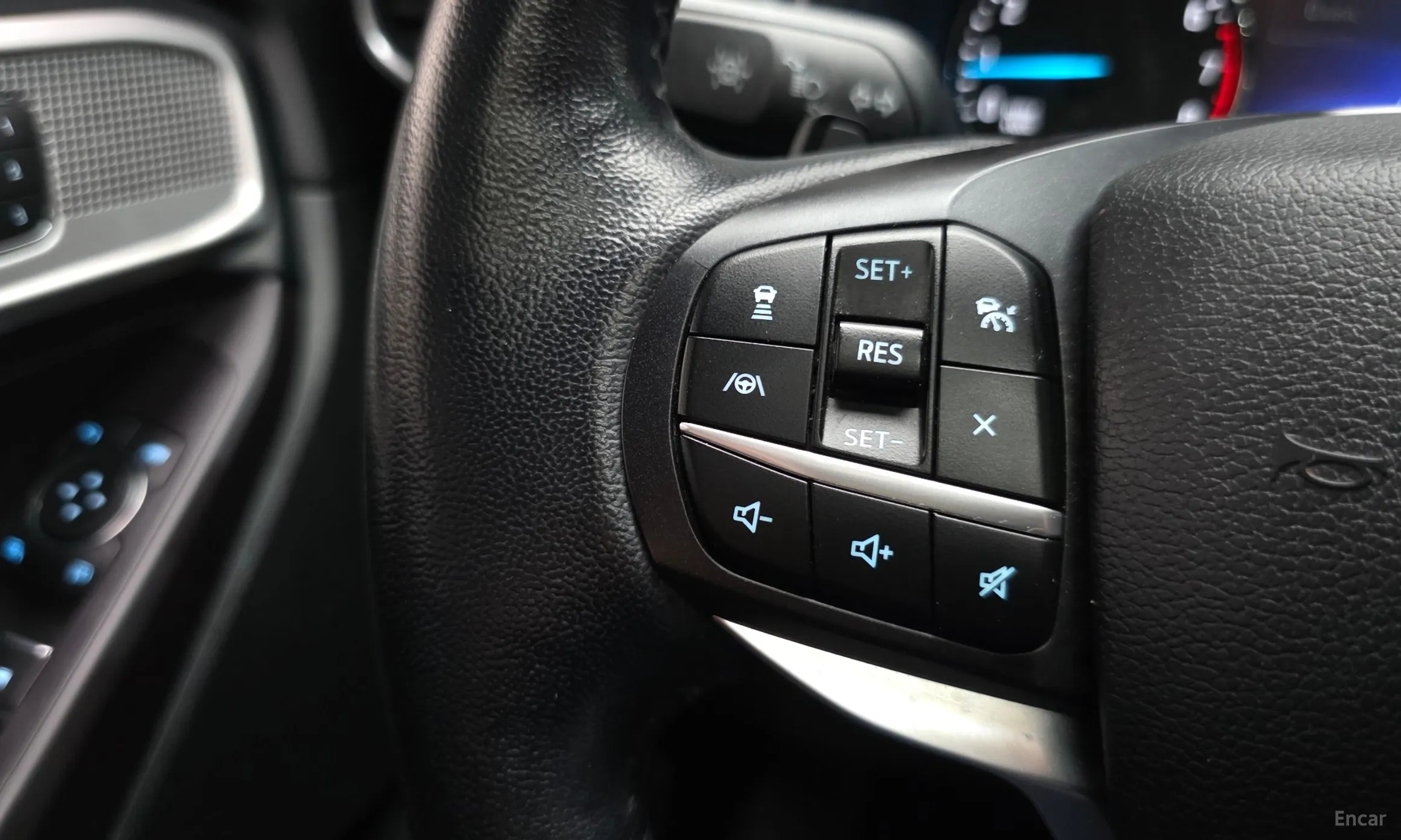 Ford Explorer 6th Generation превью 19