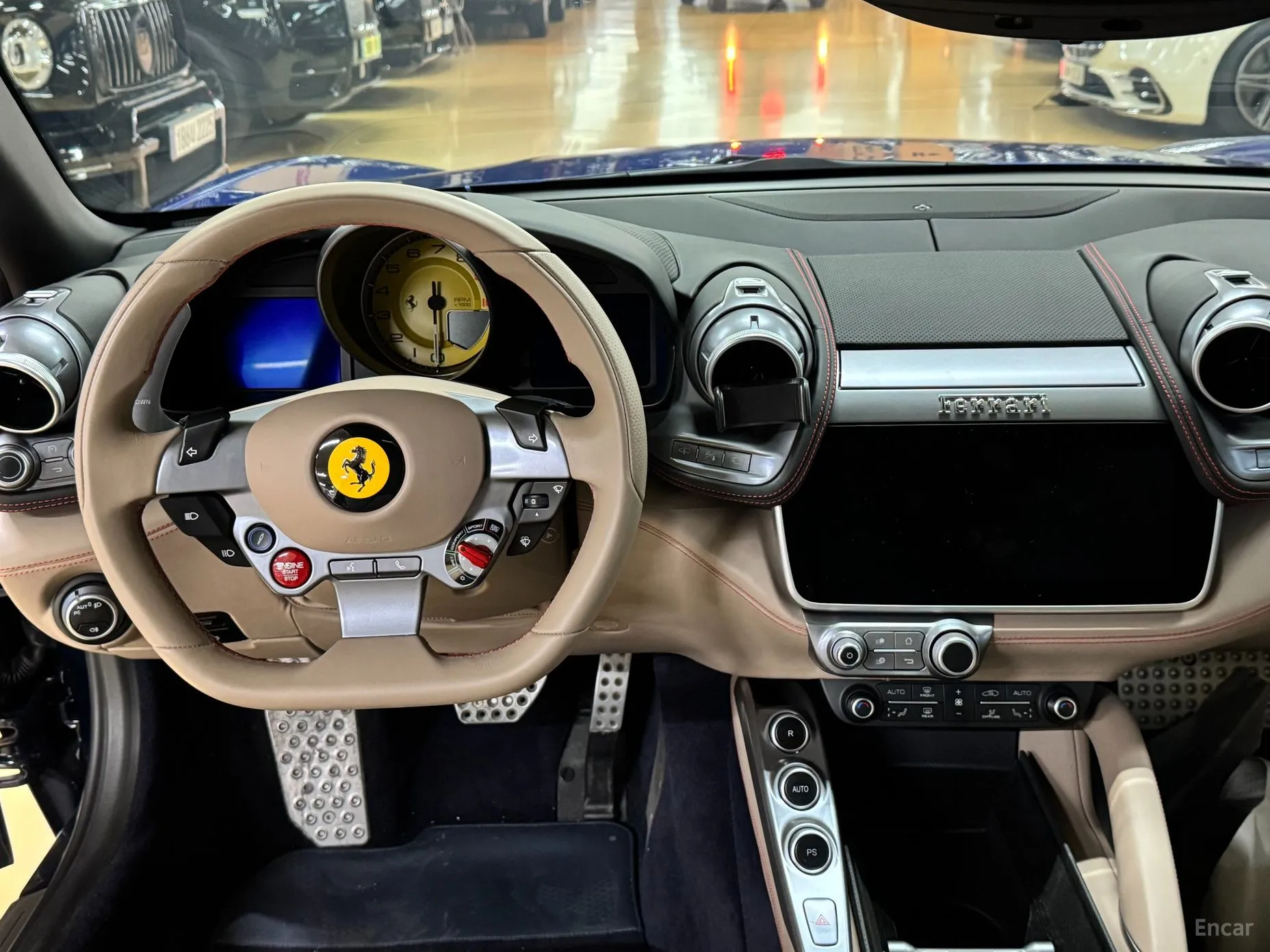 Ferrari GTC4 Rousseau превью 10