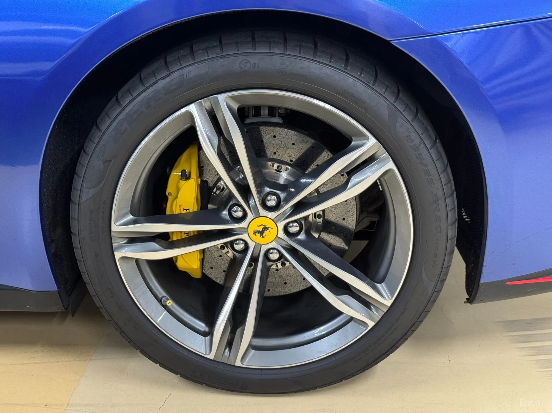 Ferrari GTC4 Rousseau превью 6