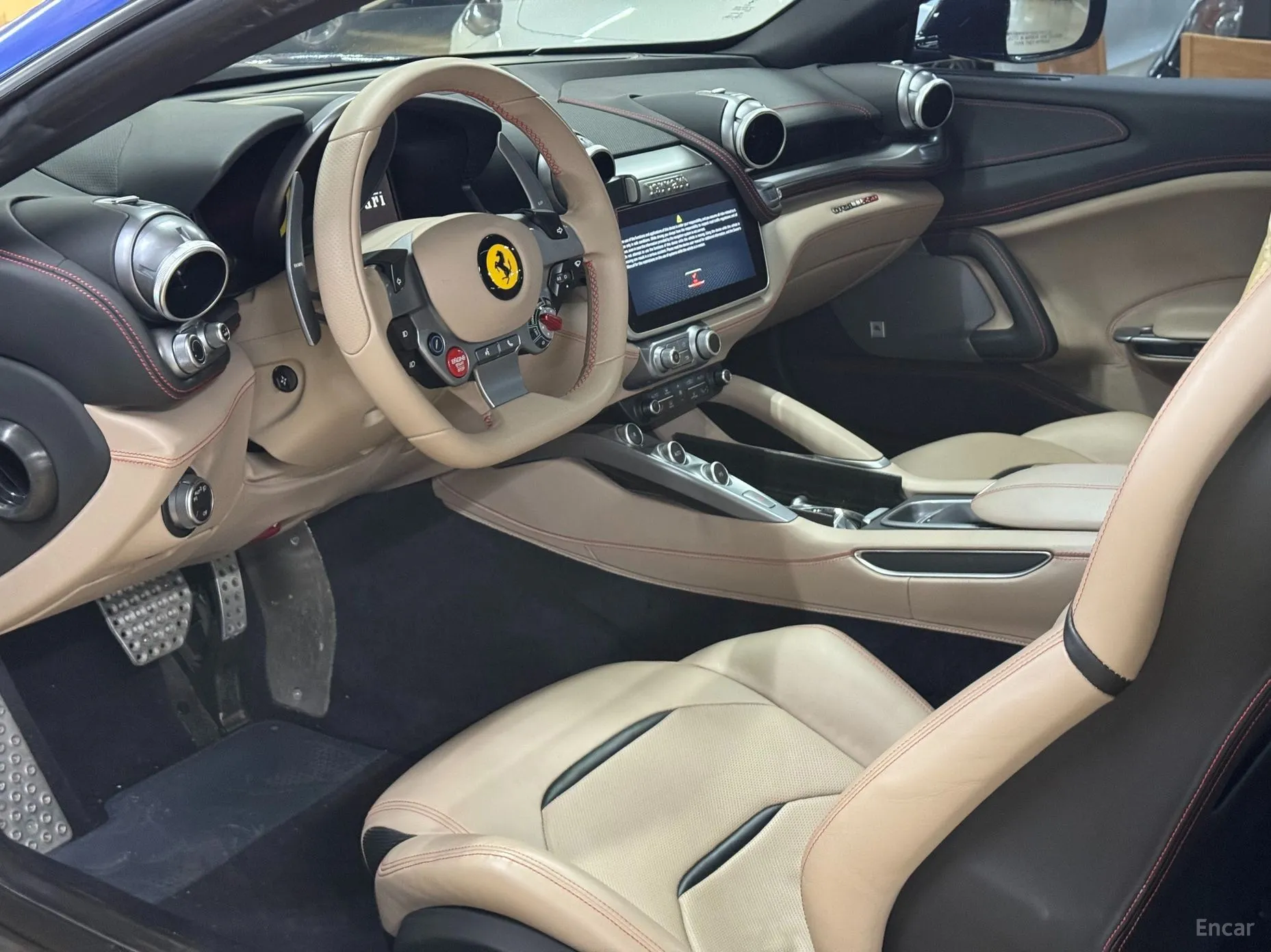 Ferrari GTC4 Rousseau превью 7