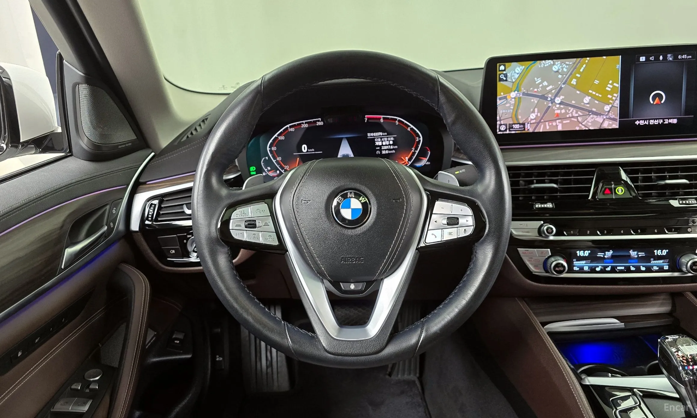 BMW 5 Series (G30) превью 13
