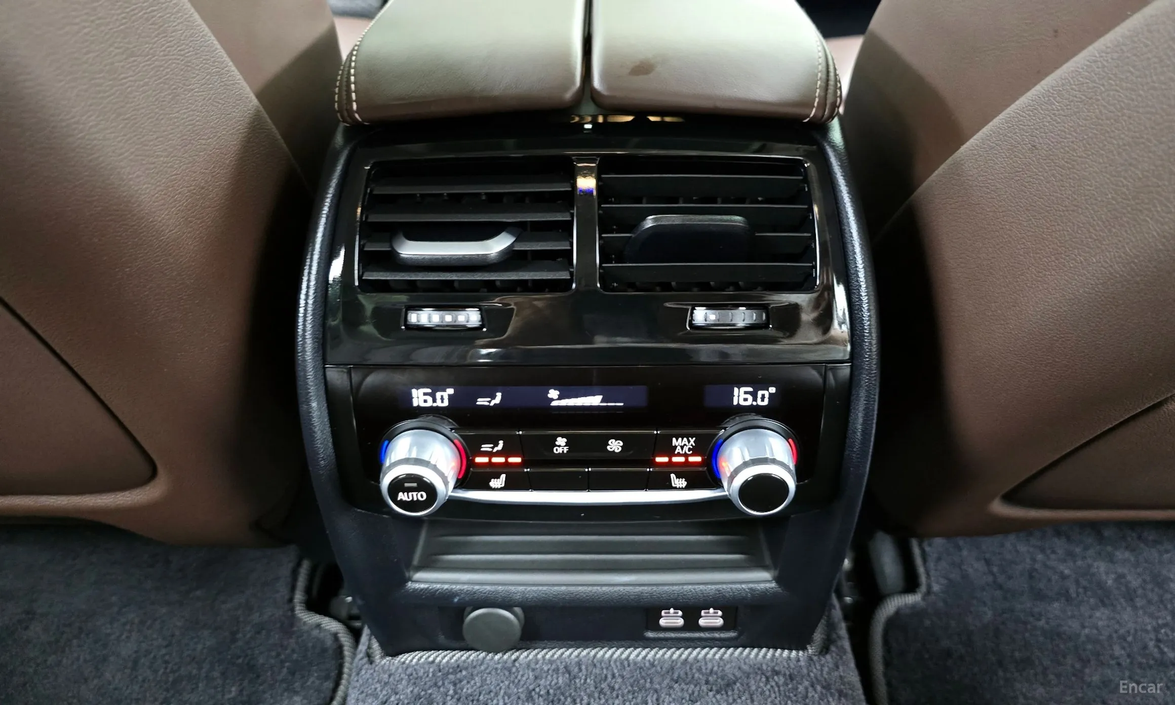 BMW 5 Series (G30) превью 19