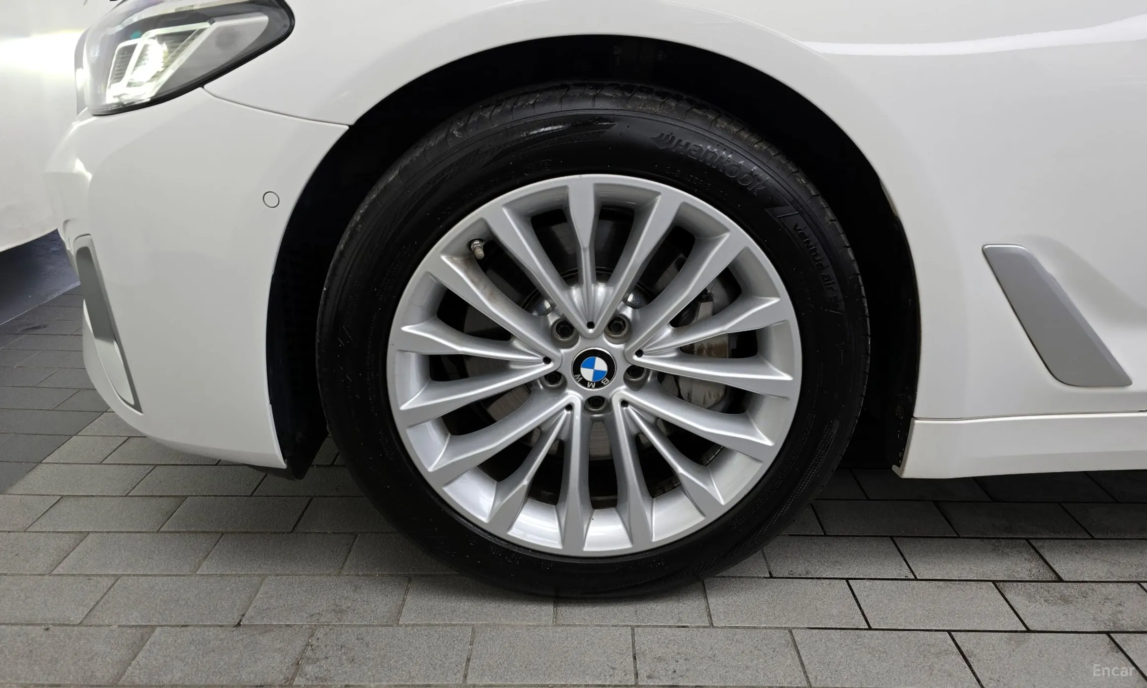 BMW 5 Series (G30) превью 5