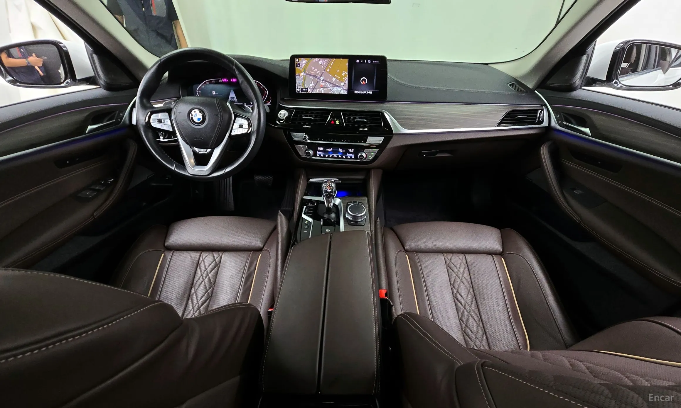BMW 5 Series (G30) превью 7