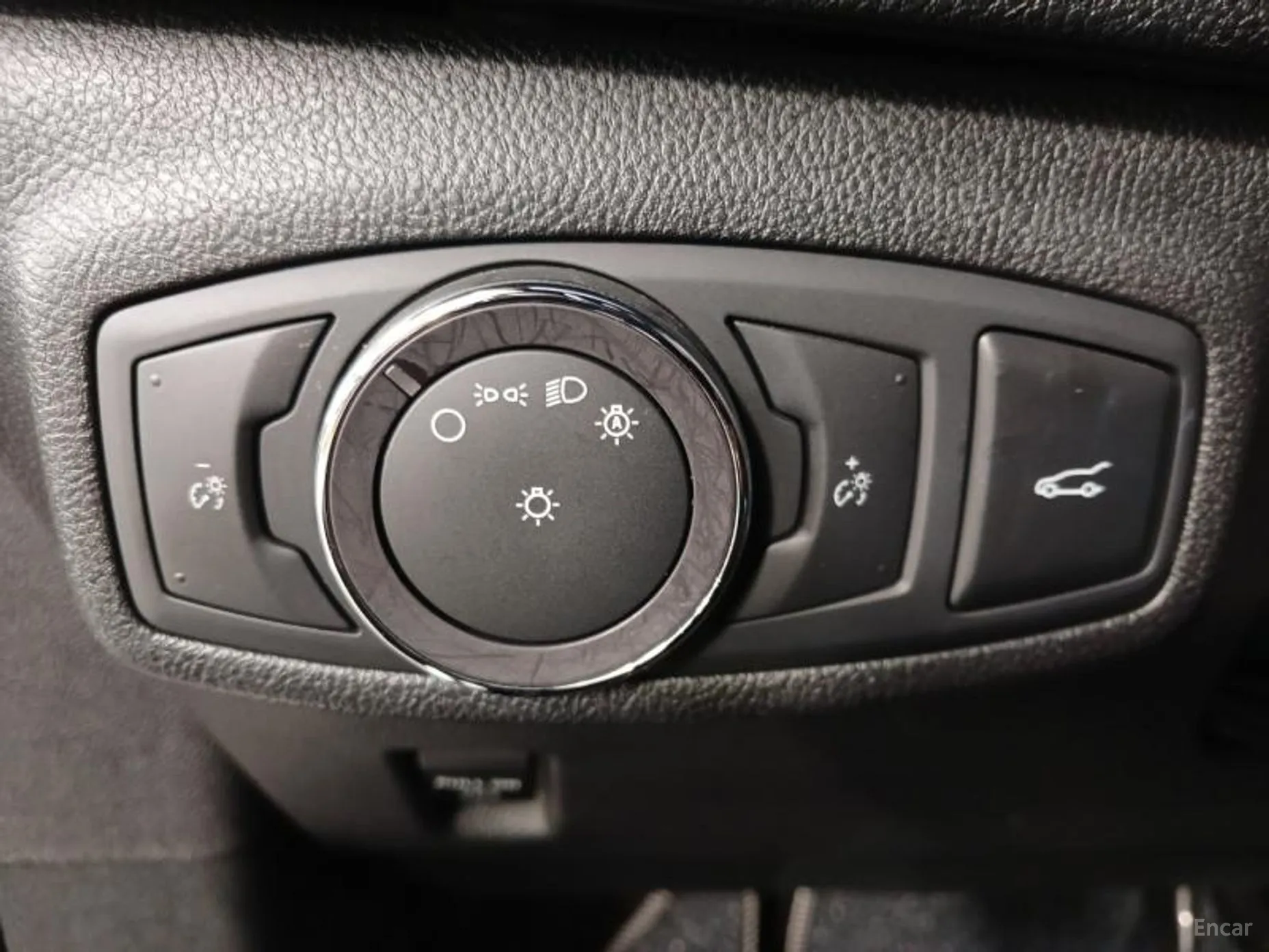 Lincoln MKC превью 10