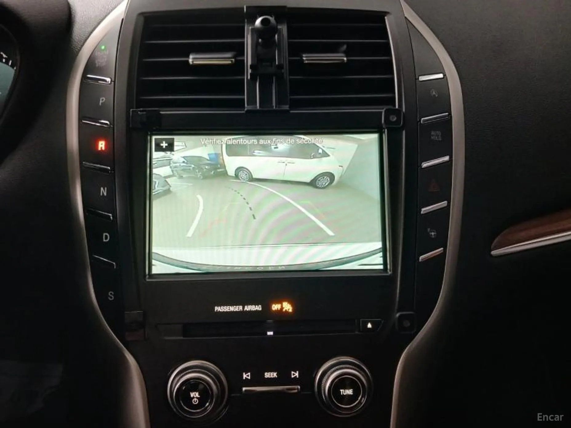 Lincoln MKC превью 11