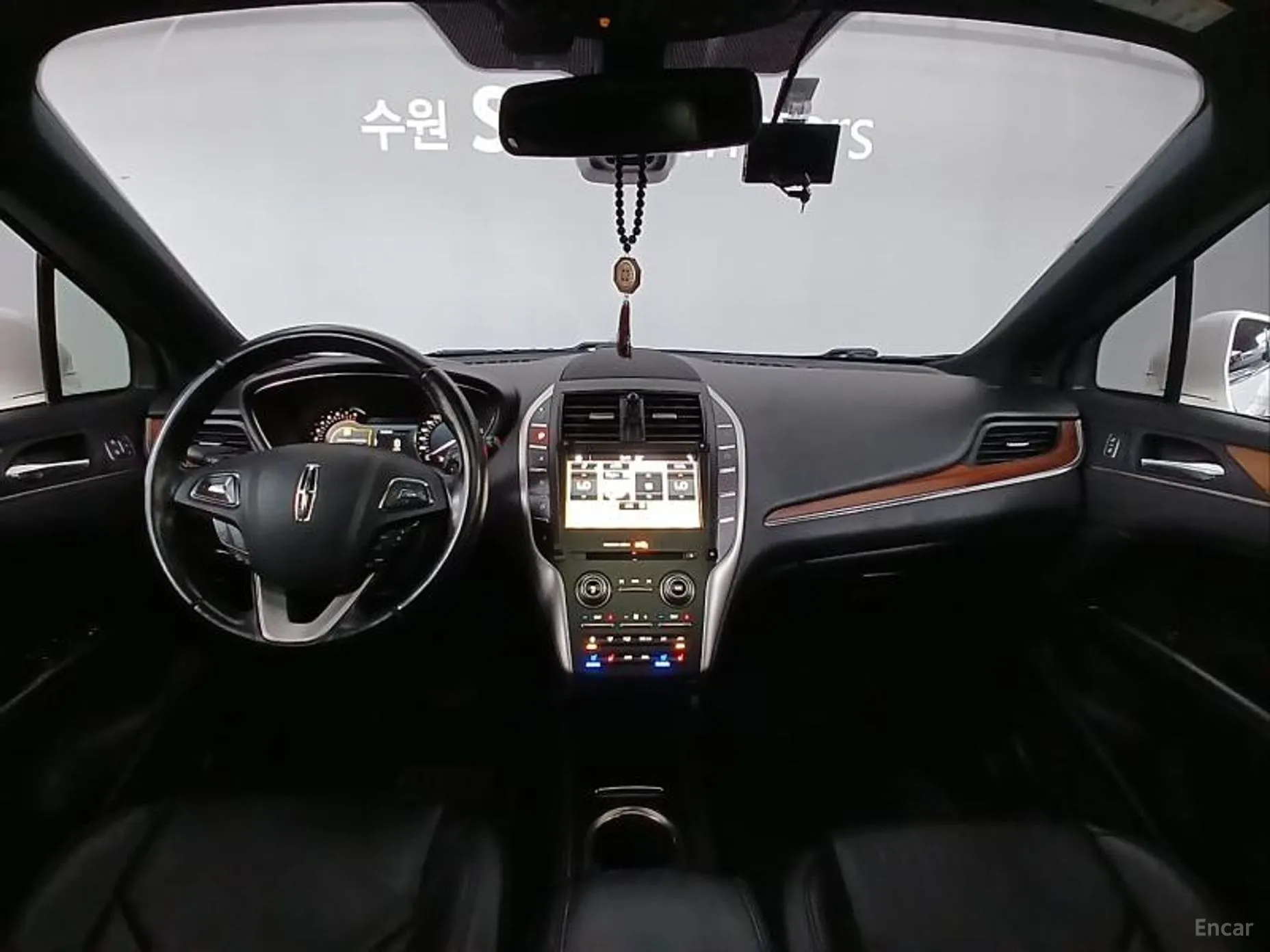 Lincoln MKC превью 15