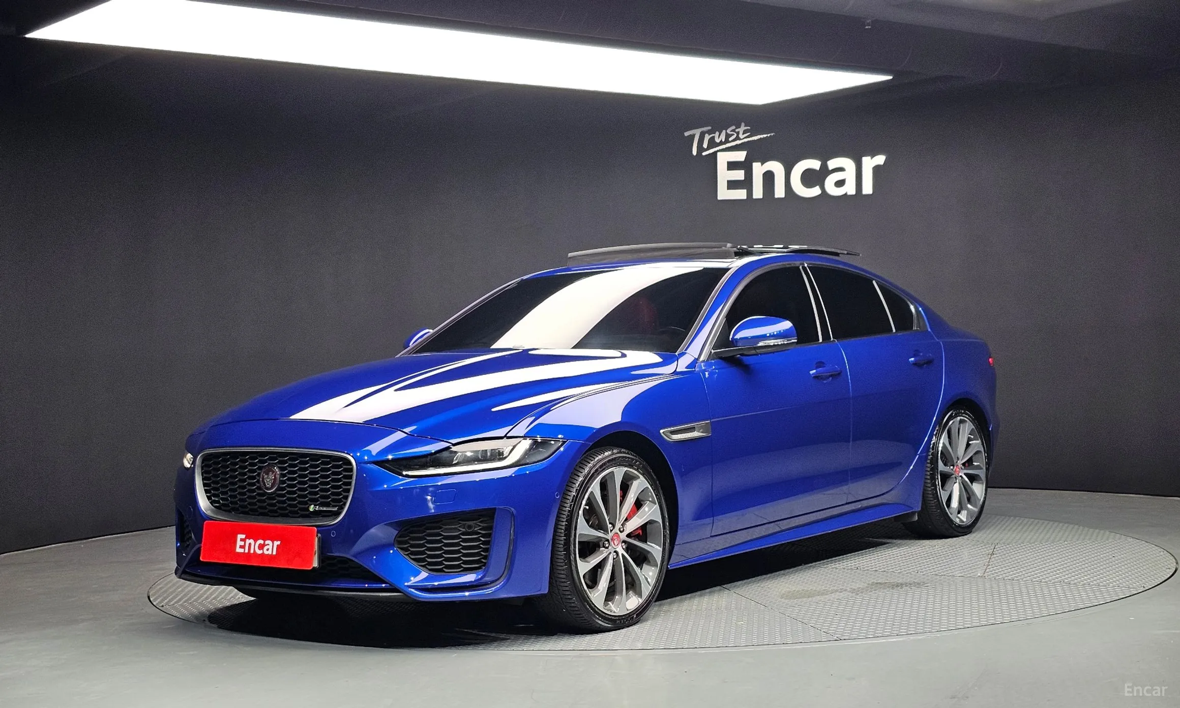 Jaguar XE