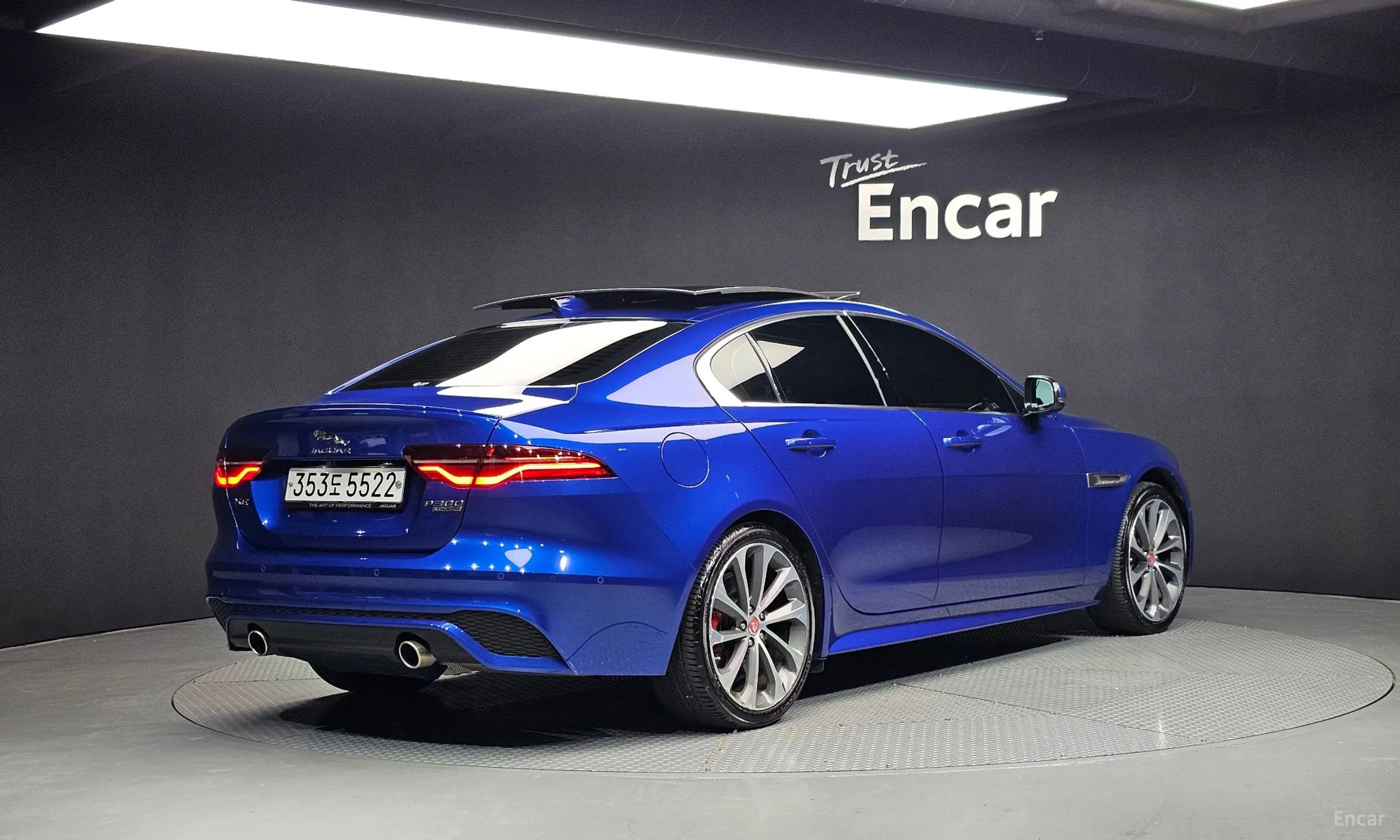 Jaguar XE